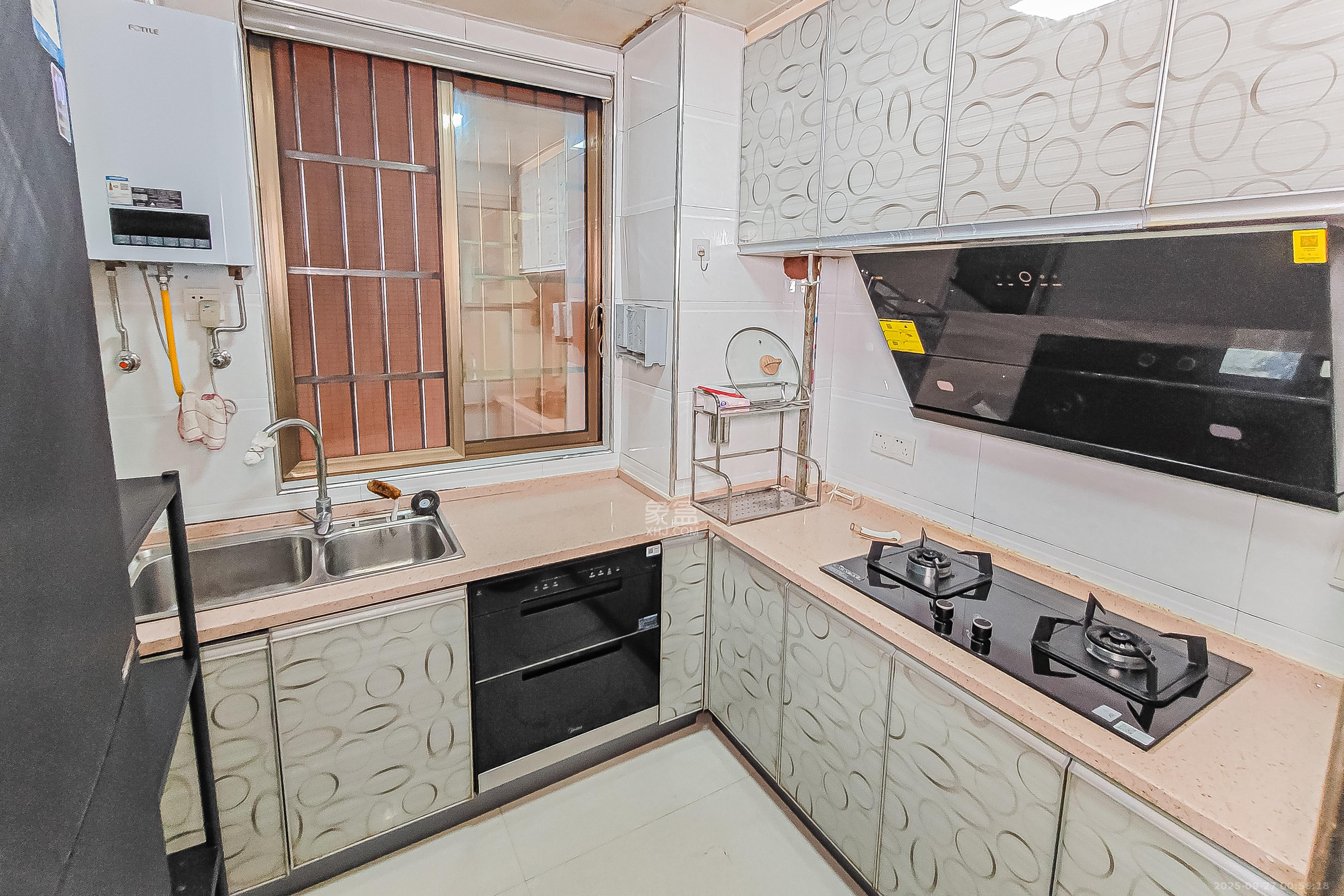 君悦紫园 2室2厅1卫 116.0万 君悦紫园 2室2厅1卫 116.0万厨房