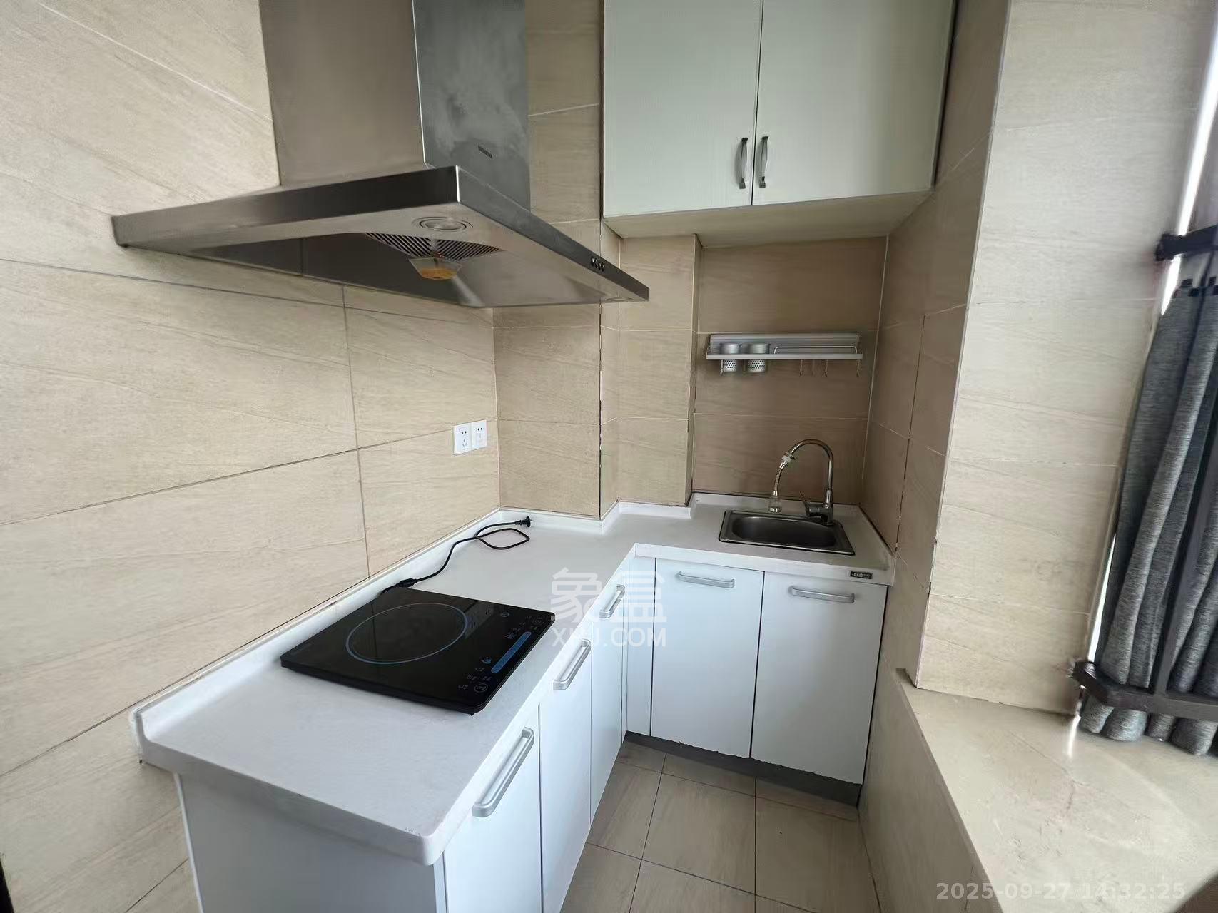 长盛上东区 1室1厅1卫 1500.0元/月 长盛上东区 1室1厅1卫 1500.0元/月室内图