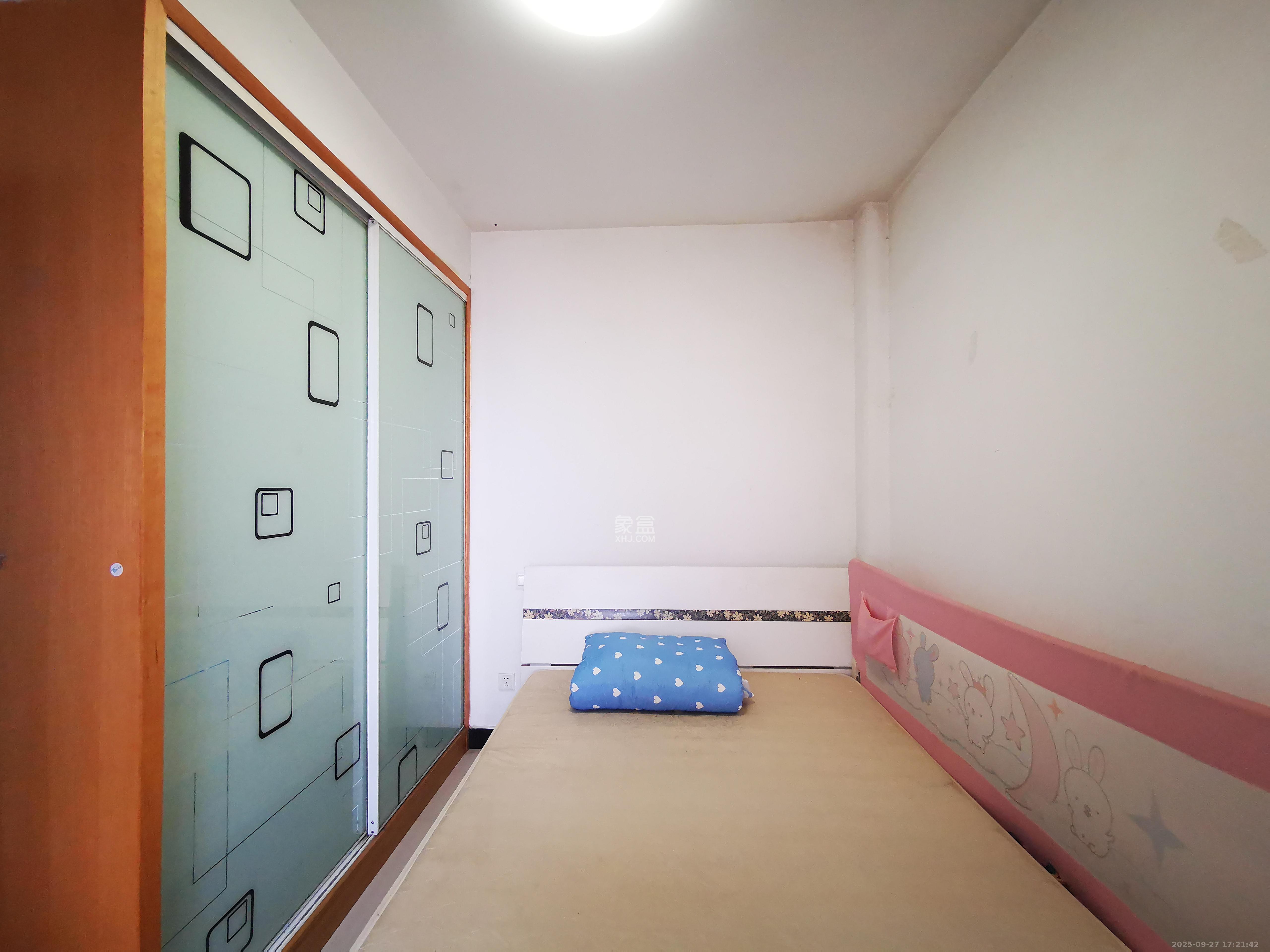 保利麓谷林语F区  2室2厅1卫   2000.00元/月室内图