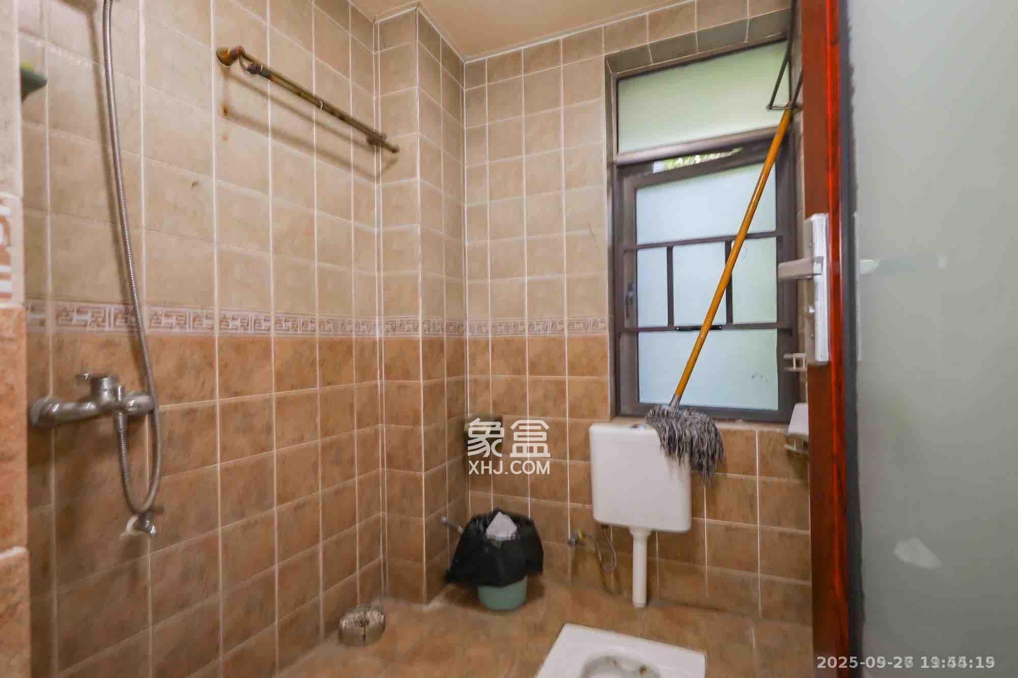 世茂铂翠湾一期  3室2厅1卫   4500.00元/月室内图