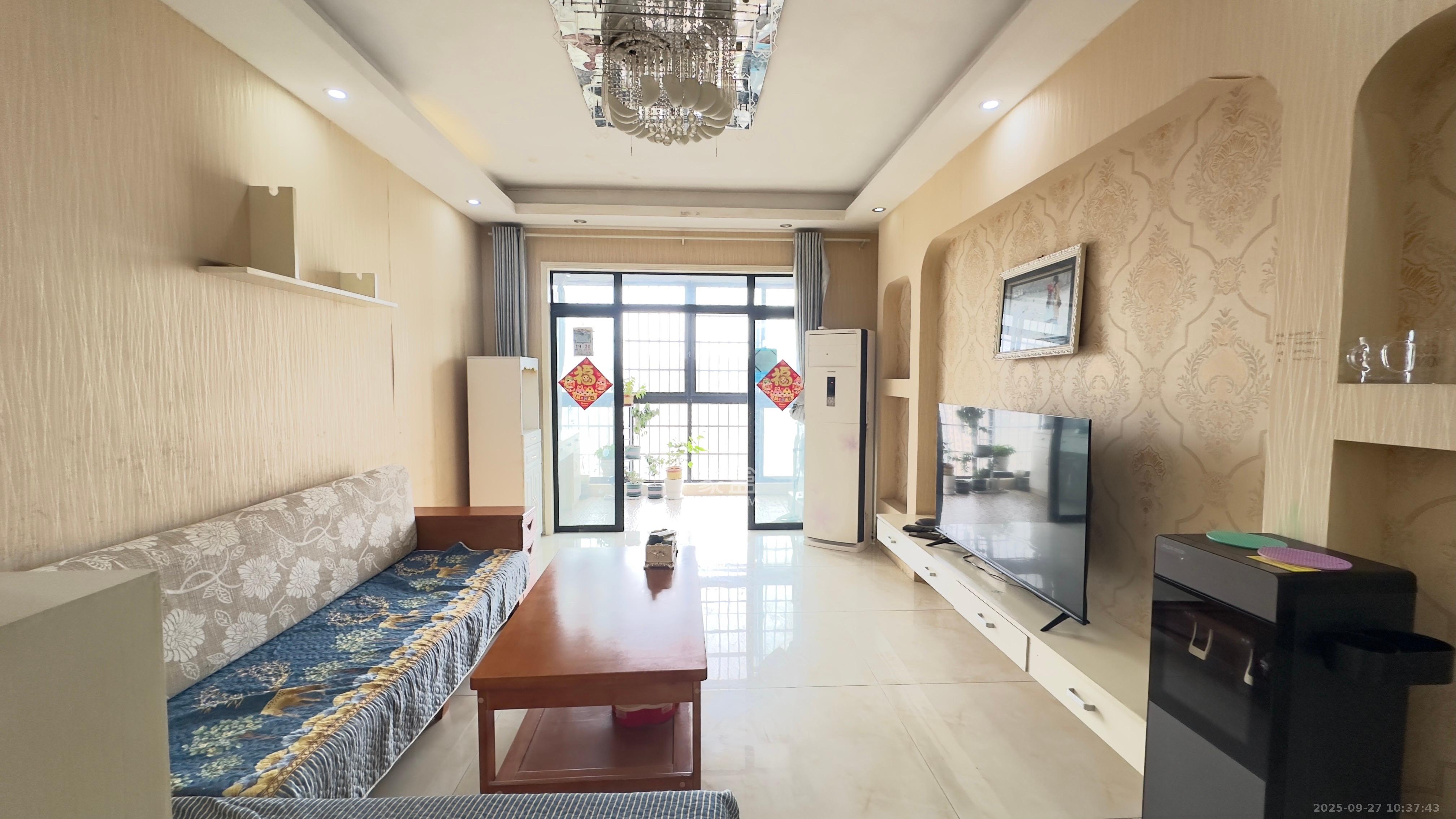 碧桂园公园壹号(凯怡茗苑) 2室2厅1卫 1600.0元/月 碧桂园公园壹号(凯怡茗苑) 2室2厅1卫 1600.0元/月室内图