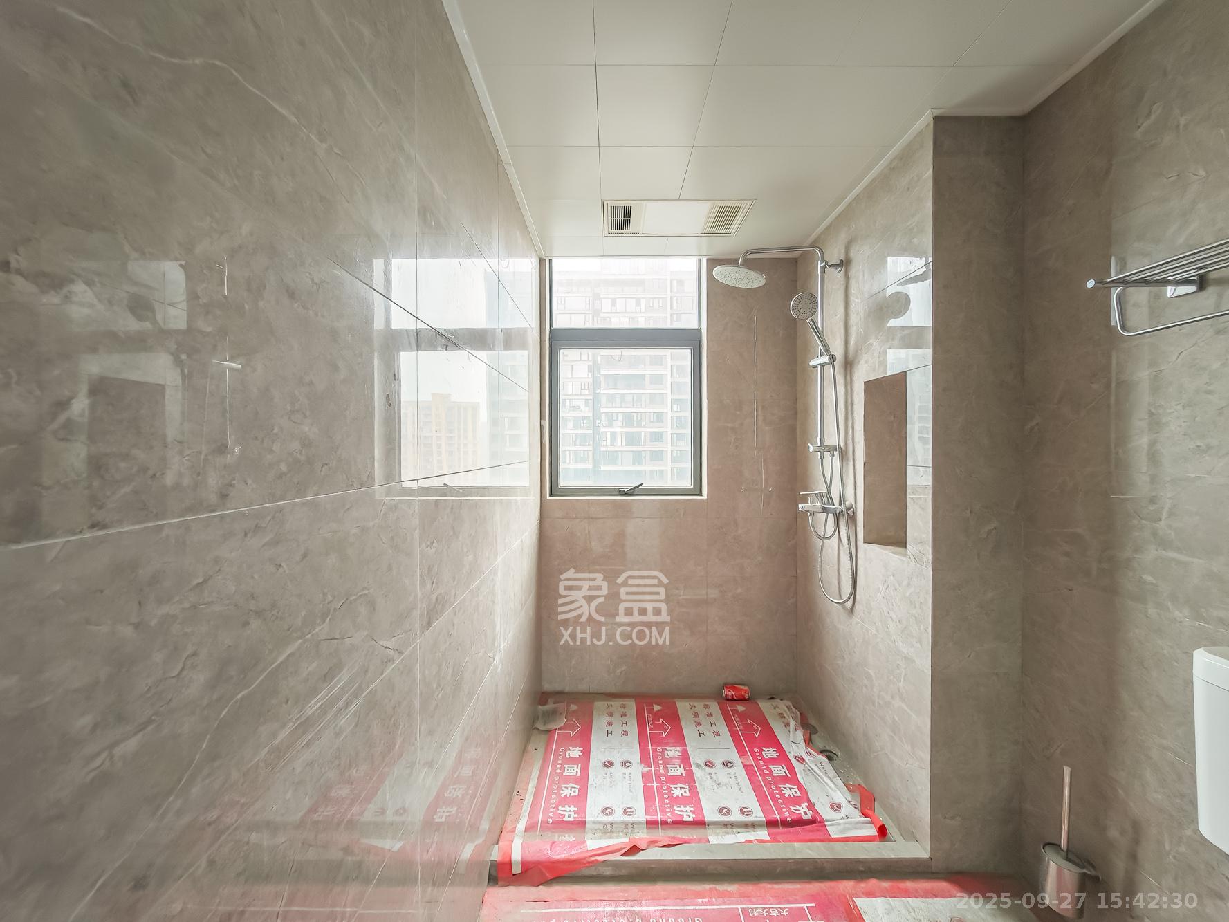 长沙万境潇湘  1室2厅3卫    280.0万卫生间