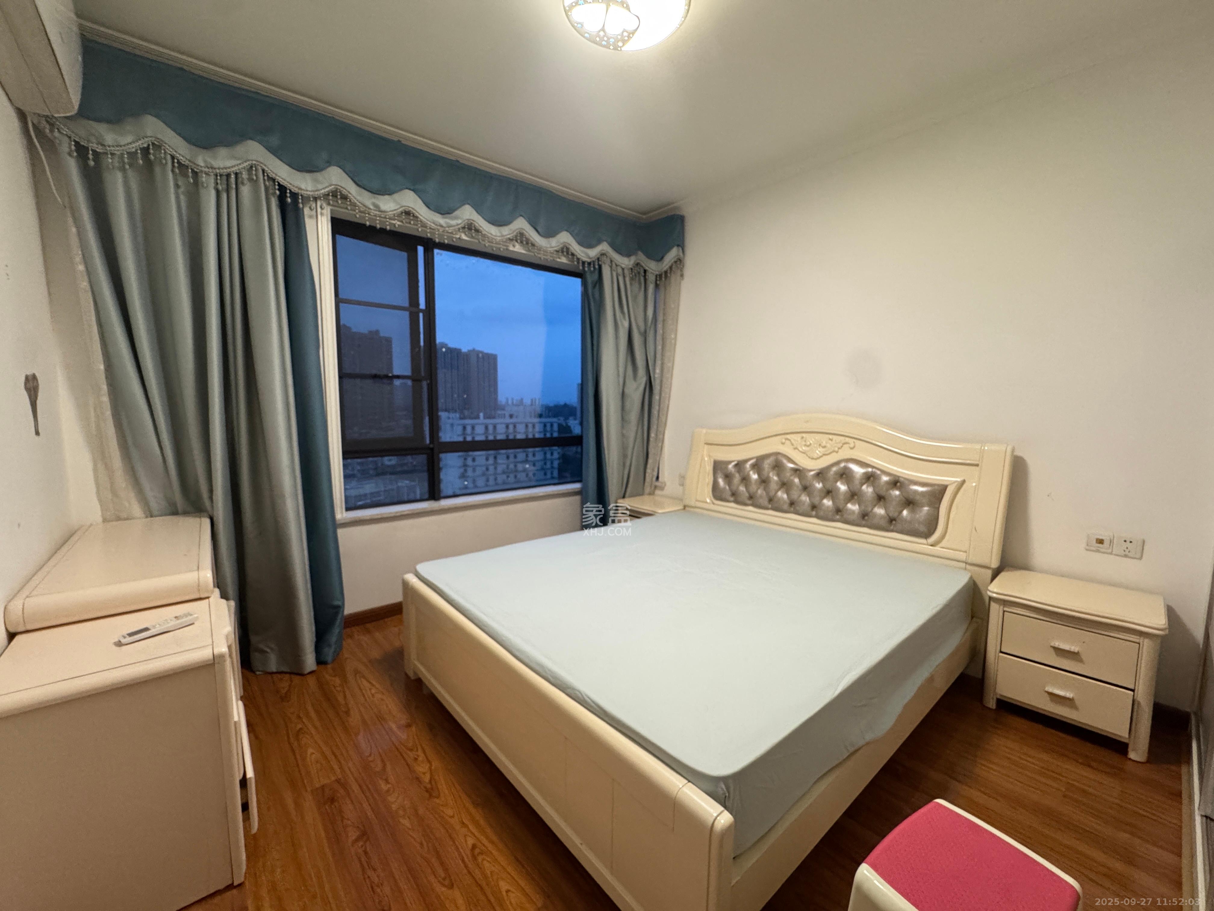 荣悦台 3室2厅2卫 3700.0元/月 荣悦台 3室2厅2卫 3700.0元/月室内图