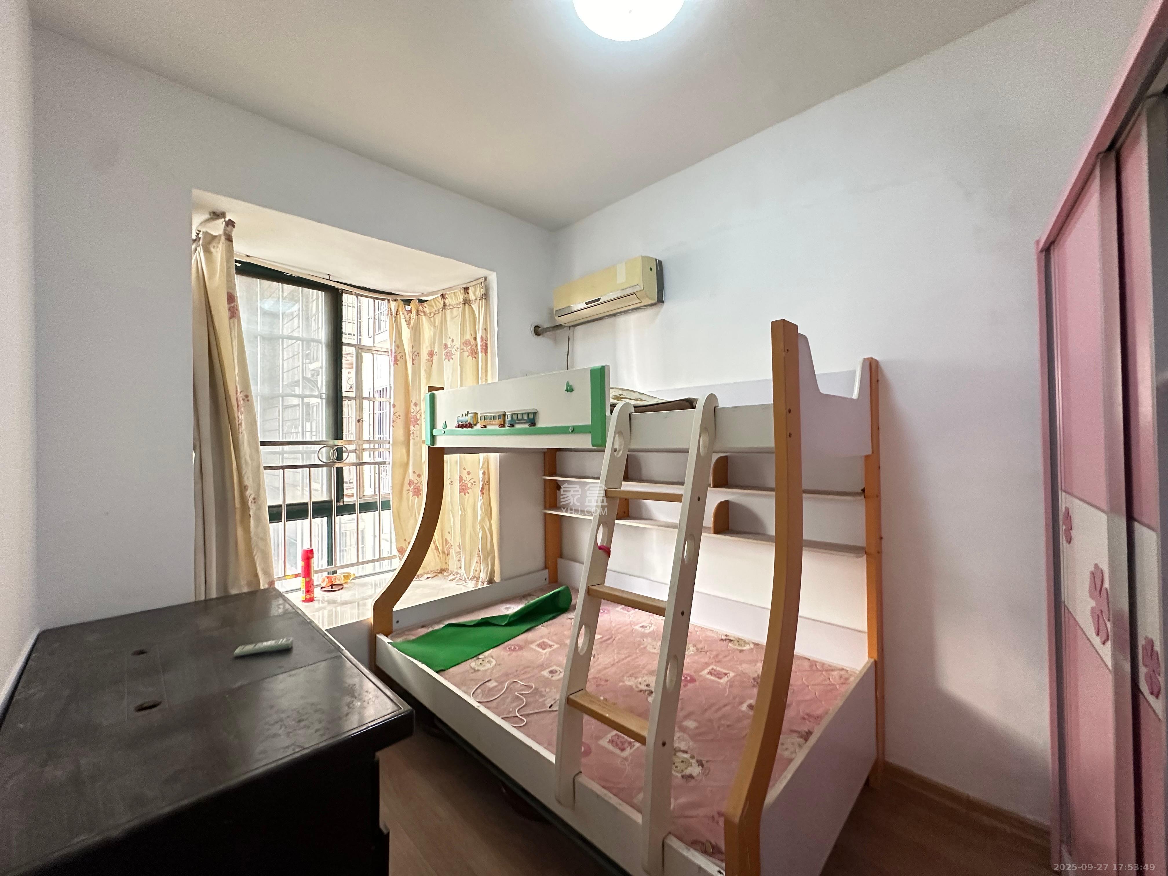 松雅湖畔 3室2厅1卫 1350.0元/月 松雅湖畔 3室2厅1卫 1350.0元/月室内图