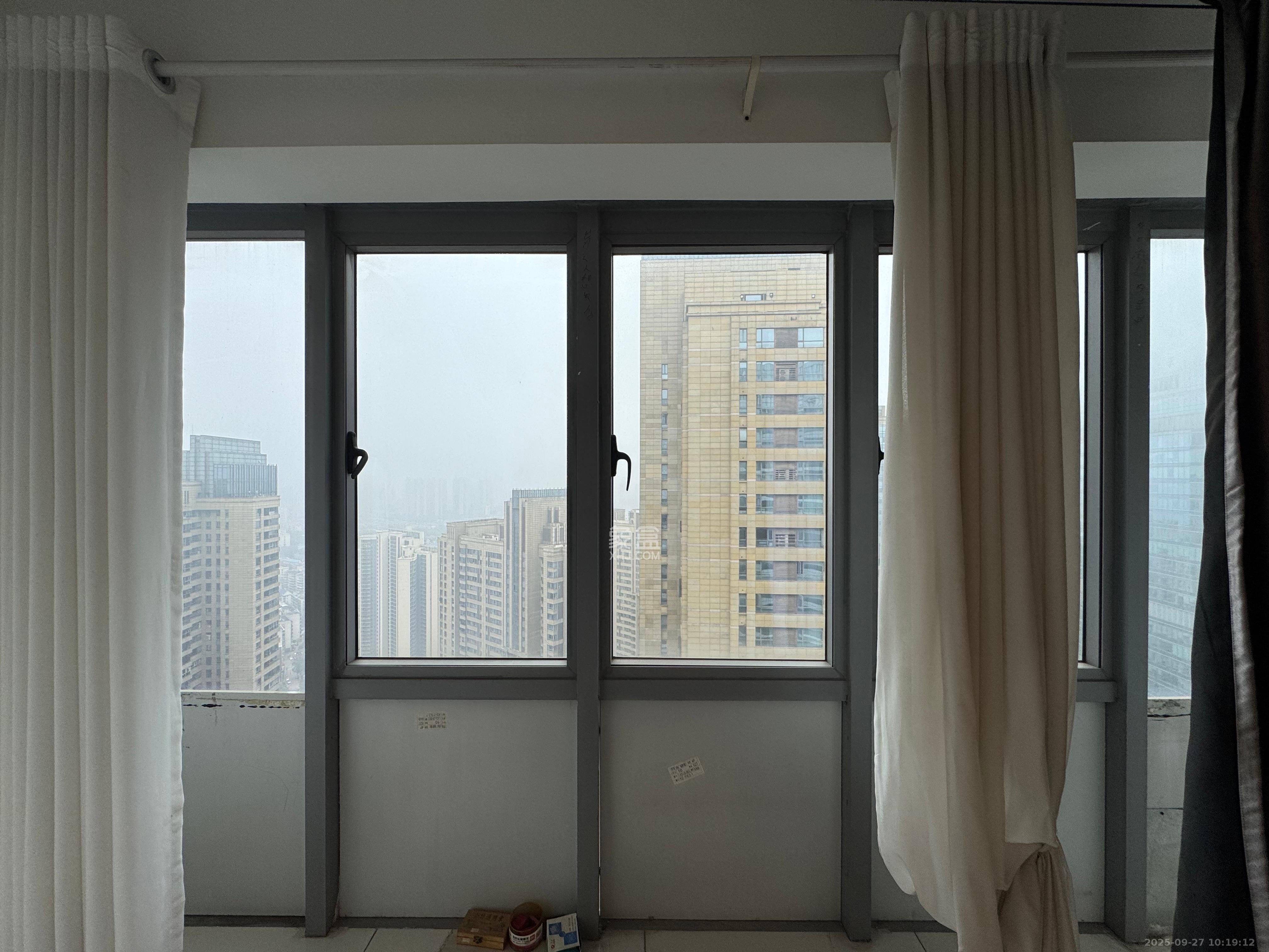 保利国际广场 1室1厅1卫 1800.0元/月 保利国际广场 1室1厅1卫 1800.0元/月室内图