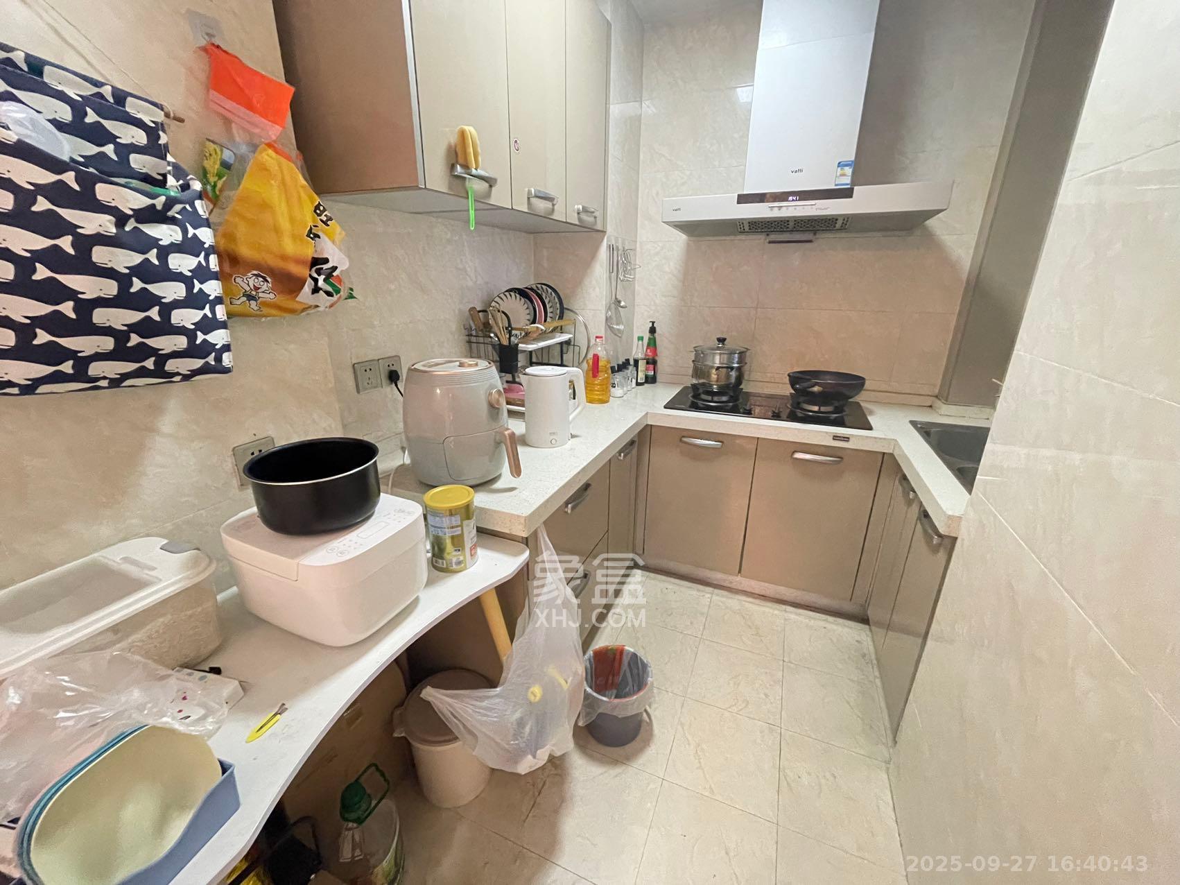 湘腾琴岛 3室2厅2卫 2400.0元/月 湘腾琴岛 3室2厅2卫 2400.0元/月室内图