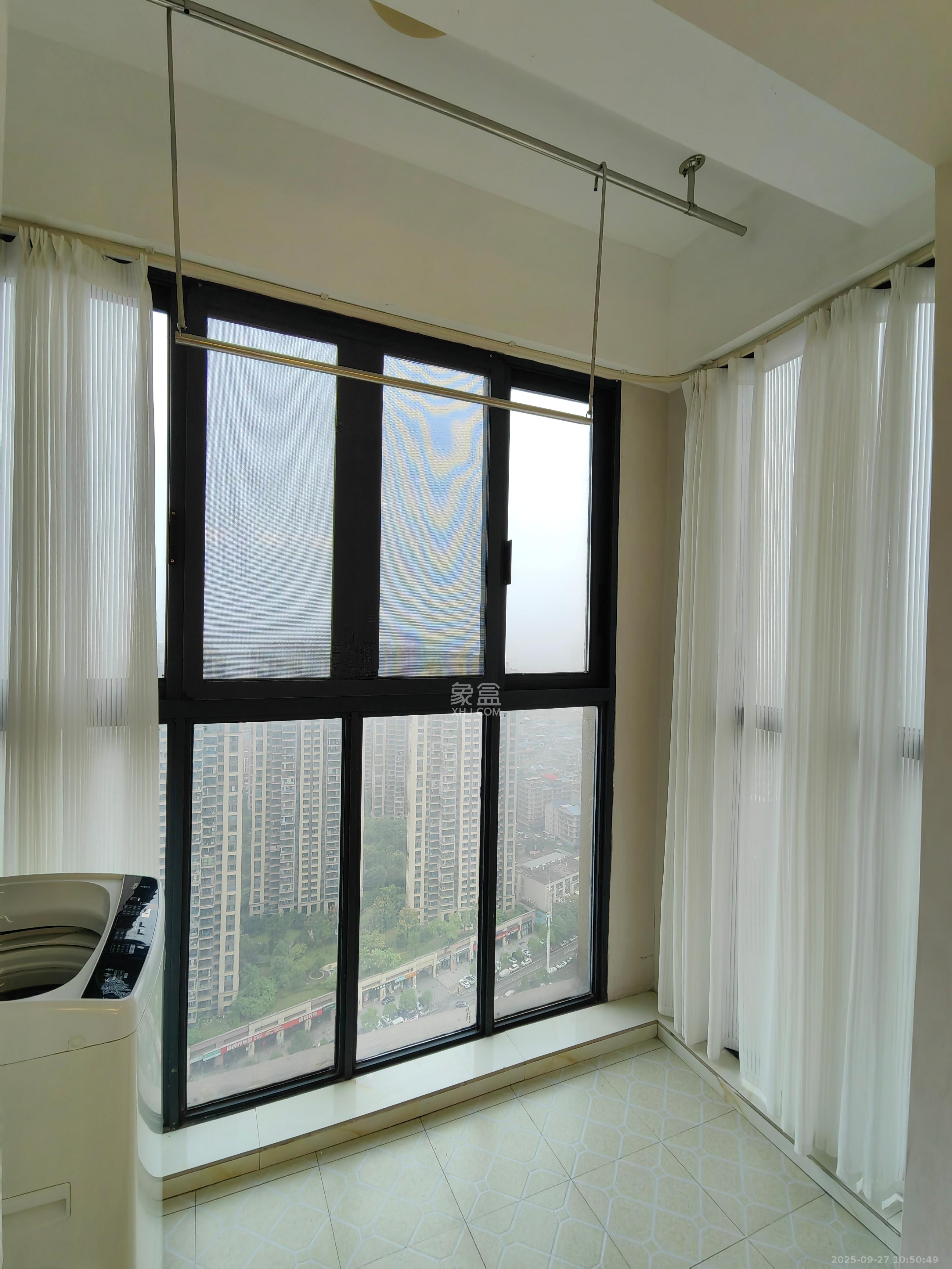 中建梅溪湖中心  3室2厅2卫    3400.0元/月室内图