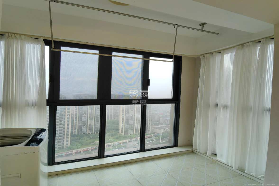 中建梅溪湖中心  3室2厅2卫    3400.0元/月 中建梅溪湖中心  3室2厅2卫    3400.0元/月室内图