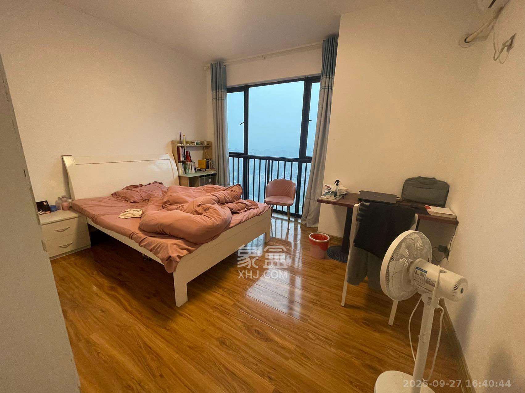 湘腾琴岛 3室2厅2卫 2400.0元/月 湘腾琴岛 3室2厅2卫 2400.0元/月室内图