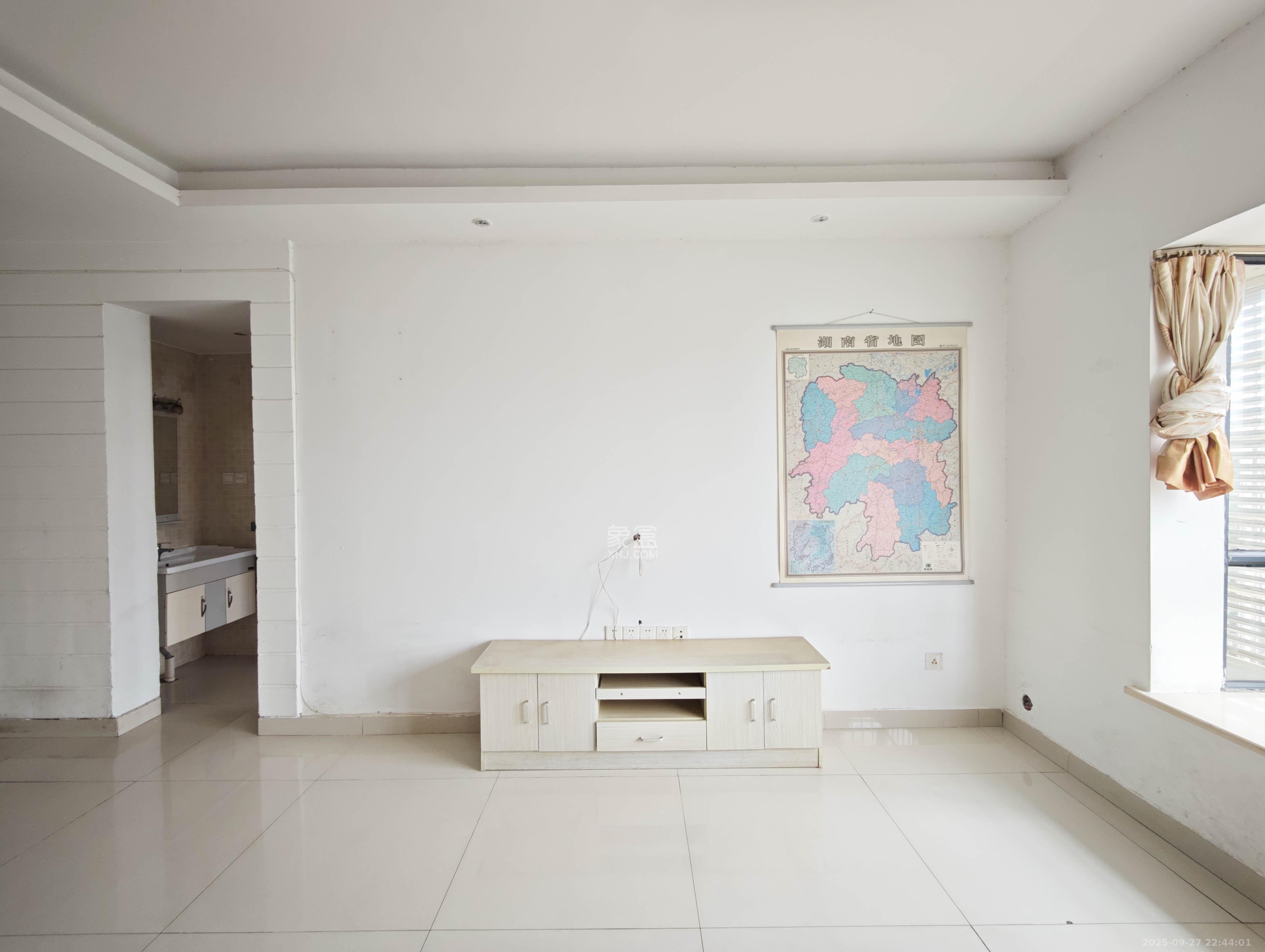 世纪桃花苑  2室2厅1卫    51.8万 世纪桃花苑  2室2厅1卫    51.8万