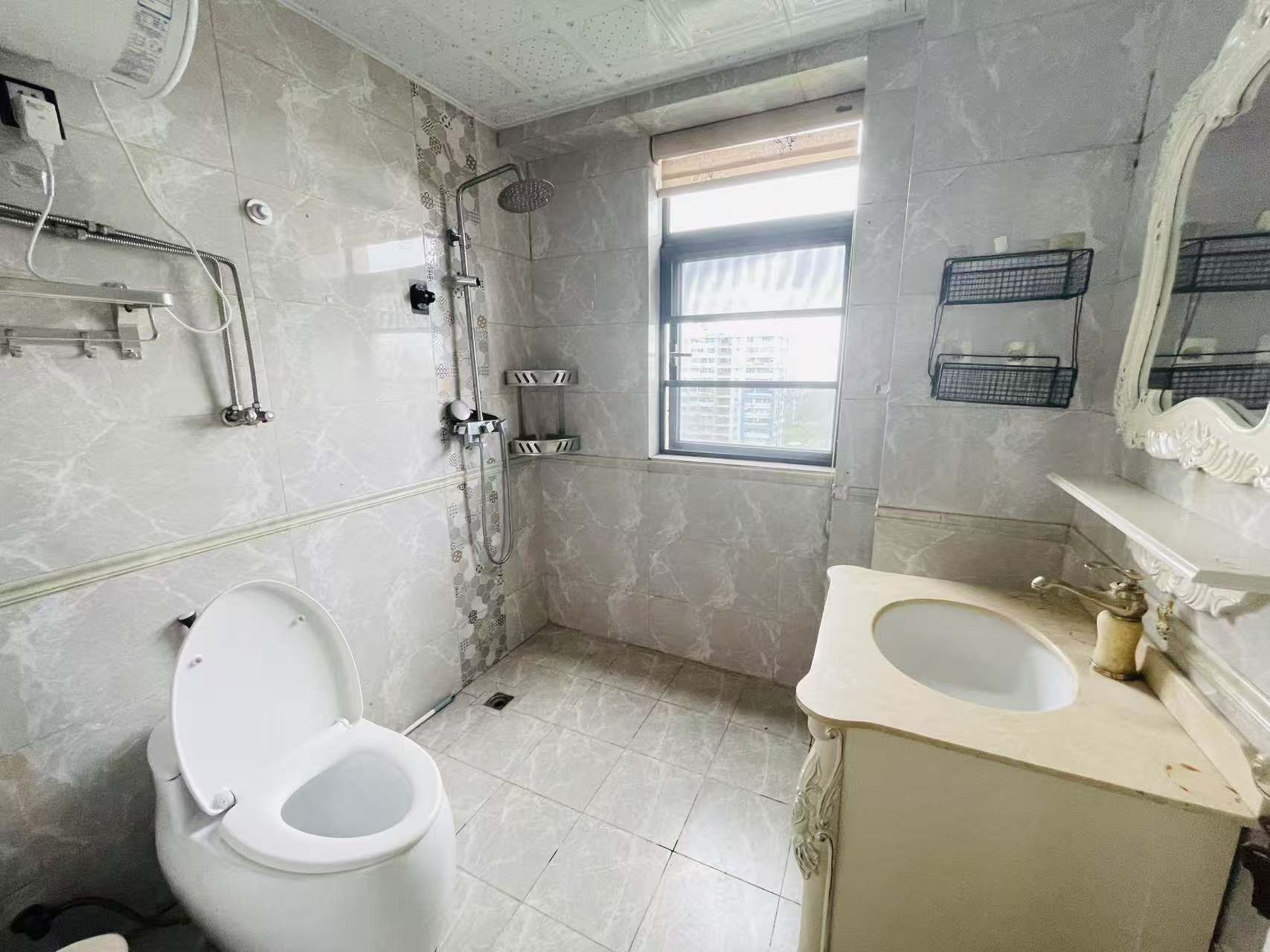 鹏晖新天地  3室2厅2卫    230.0万室内图