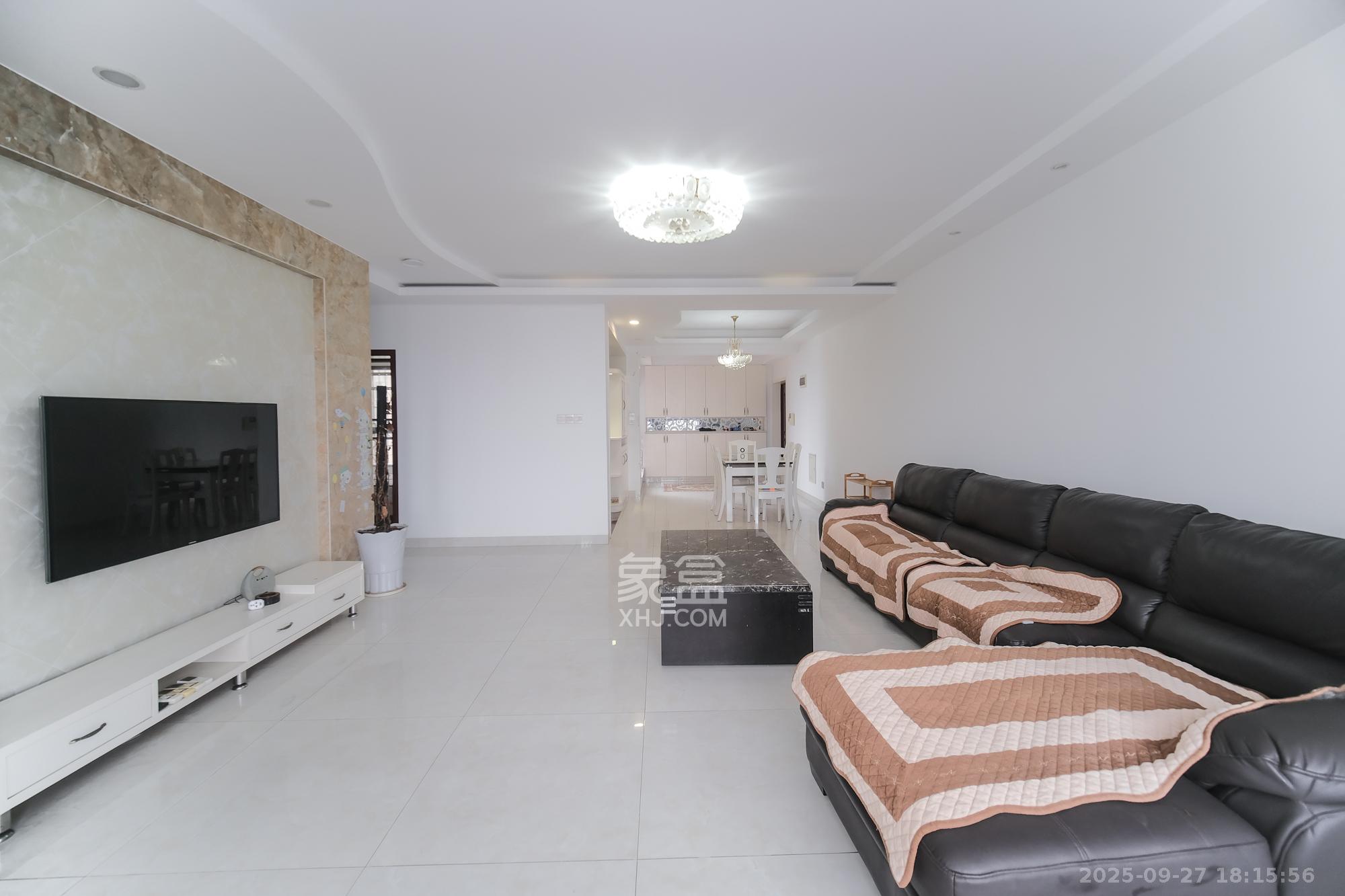 好望谷  3室2厅2卫    80.0万客厅