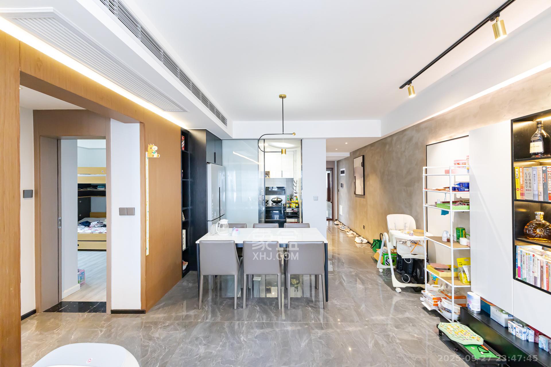 金湘苑(星澜之悦) 3室2厅1卫 81.0万 金湘苑(星澜之悦) 3室2厅1卫 81.0万客厅