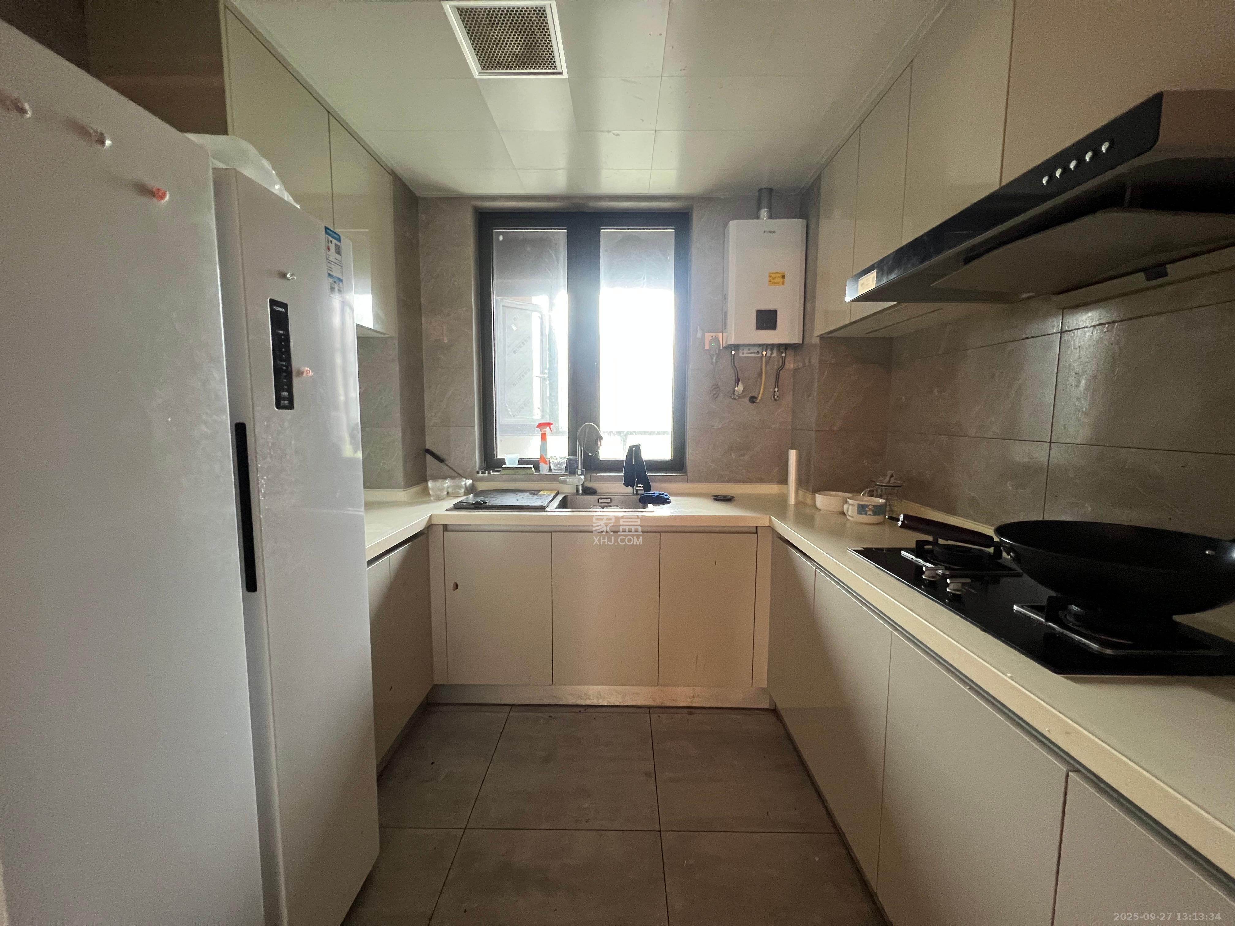 金茂建发泊悦 4室2厅1卫 4500.0元/月 金茂建发泊悦 4室2厅1卫 4500.0元/月室内图