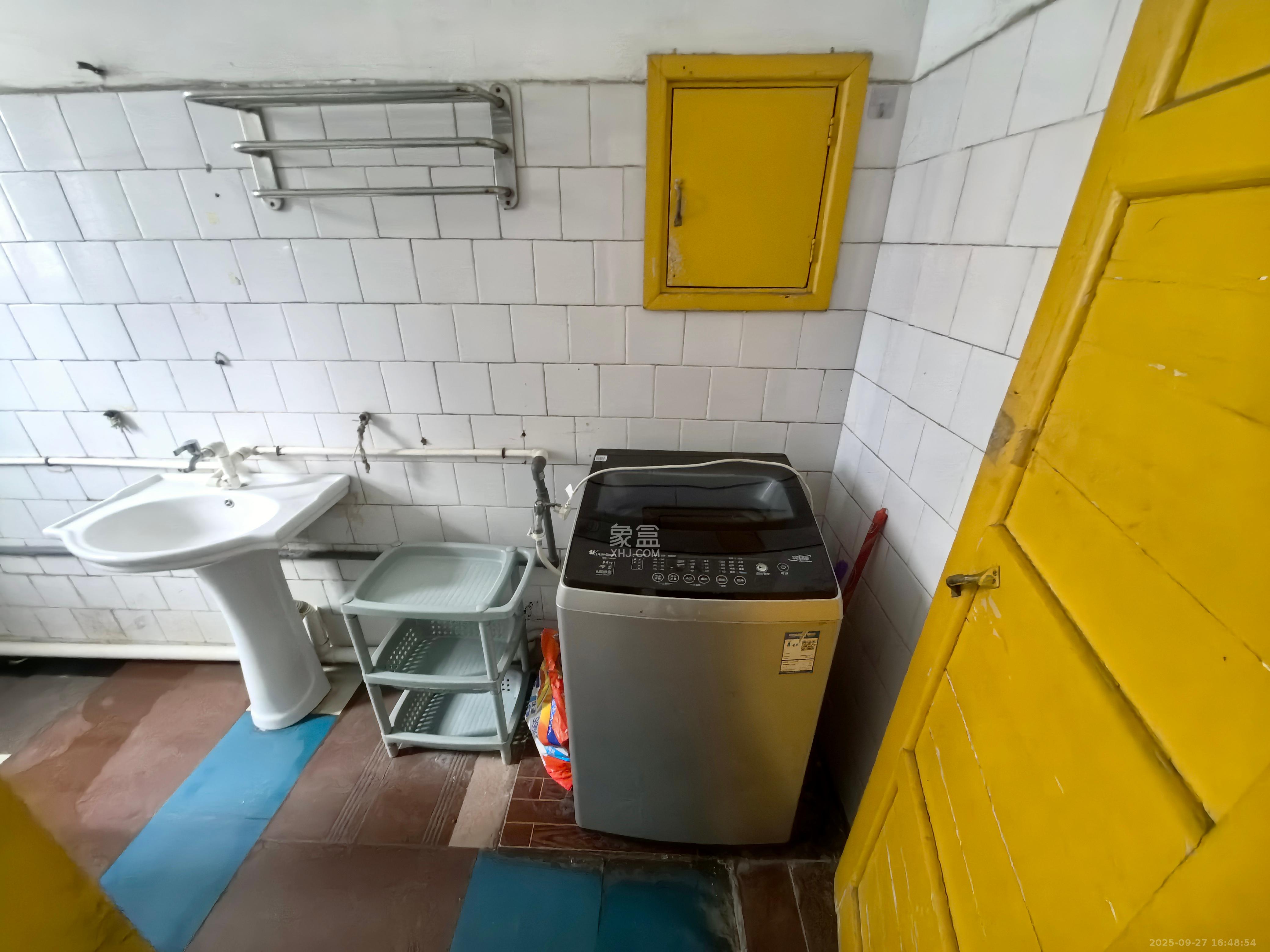 岳麓区教师村  3室2厅1卫    2200.0元/月室内图