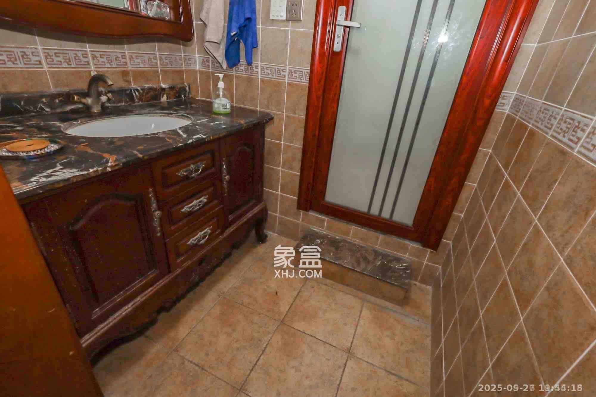 世茂铂翠湾一期  3室2厅1卫   4500.00元/月室内图