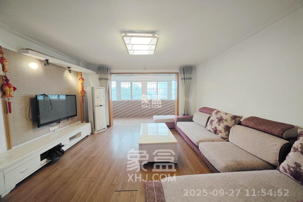 今利园 3室2厅2卫 2400.0元/月 今利园 3室2厅2卫 2400.0元/月室内图