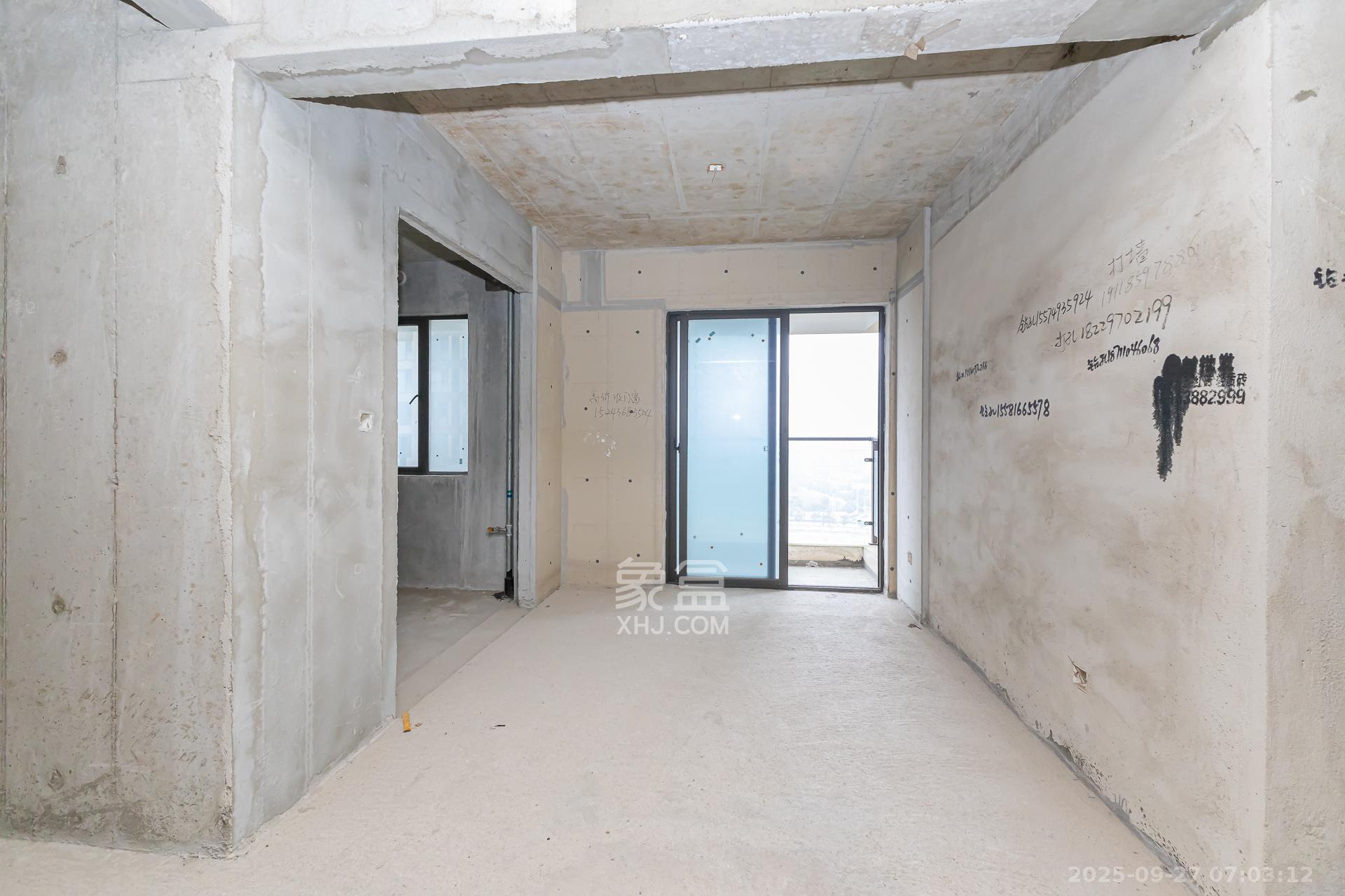 润和湘江天地C区 4室2厅2卫 156.0万 润和湘江天地C区 4室2厅2卫 156.0万其他