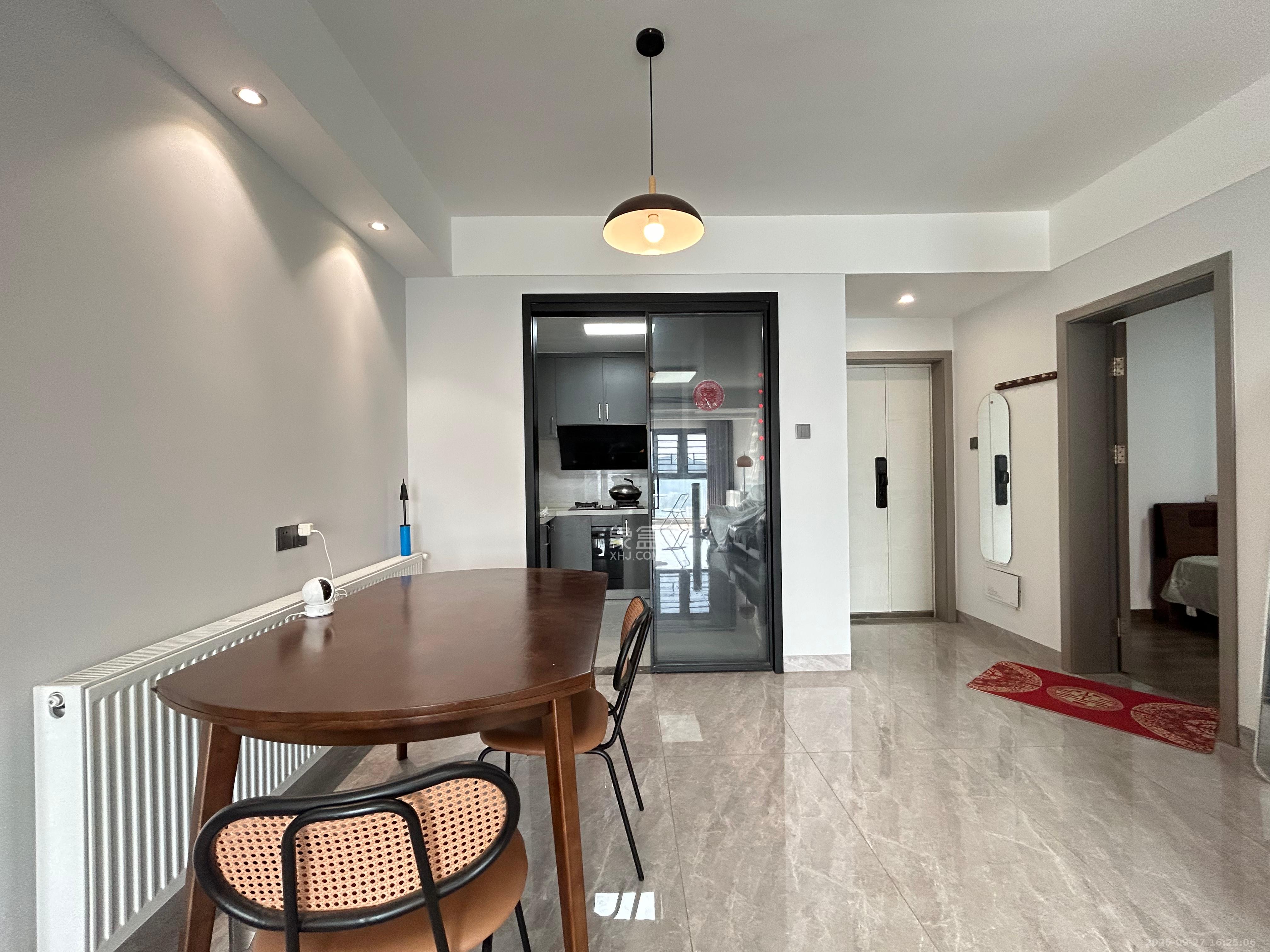 山水誉峰  3室2厅2卫    3800.0元/月室内图