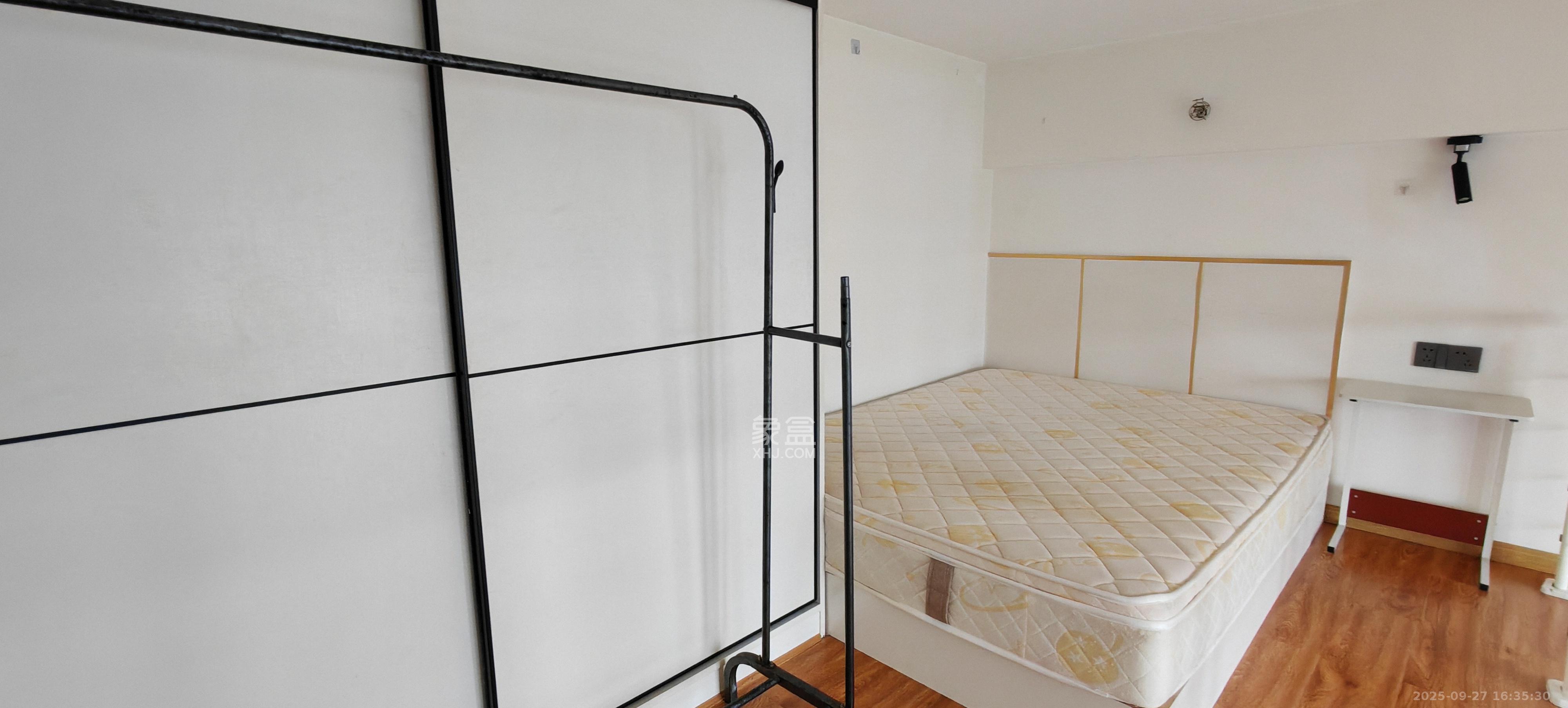 东方美地  1室1厅1卫   1200.00元/月室内图