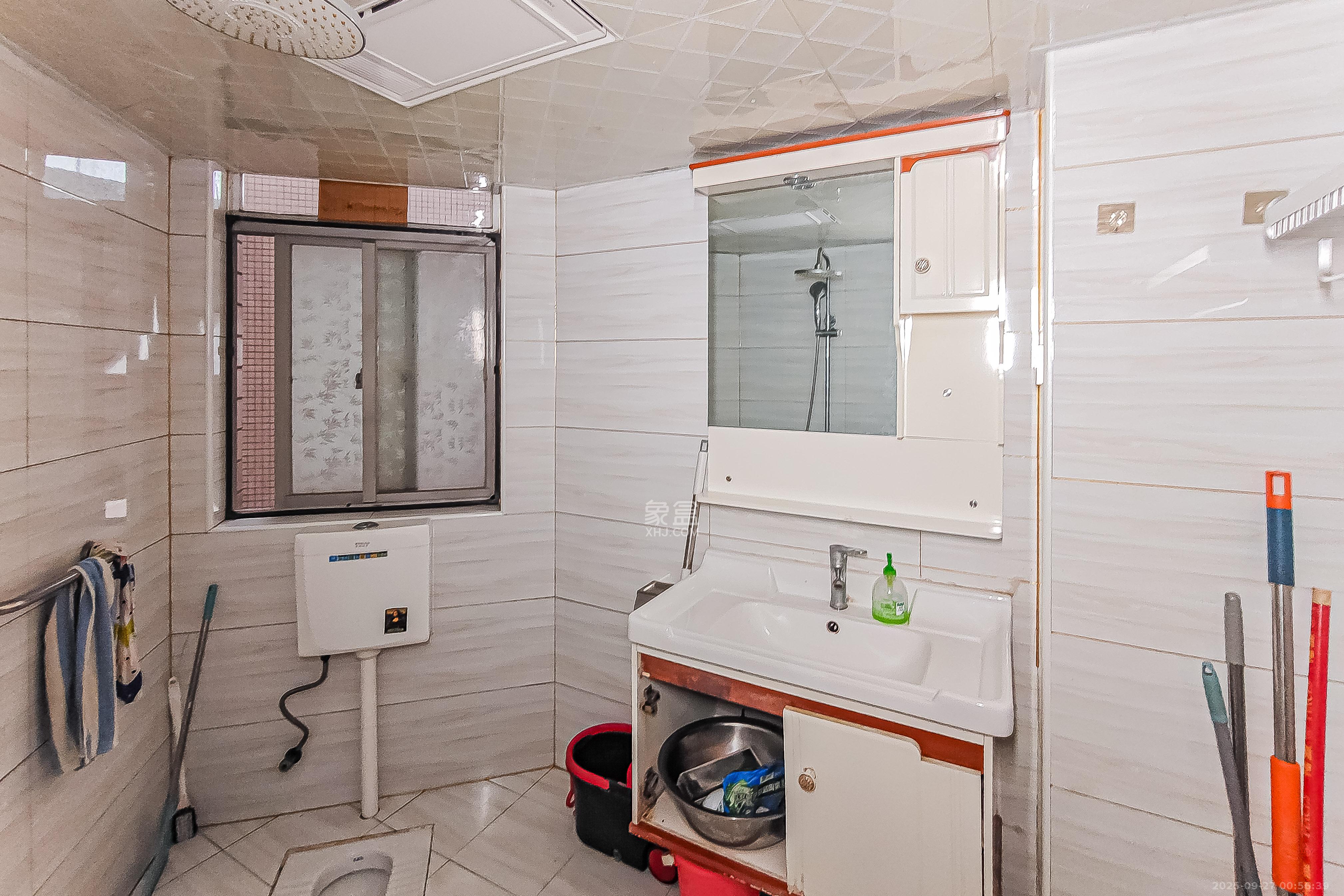 智邦家园 3室2厅2卫 135.0万 智邦家园 3室2厅2卫 135.0万卫生间