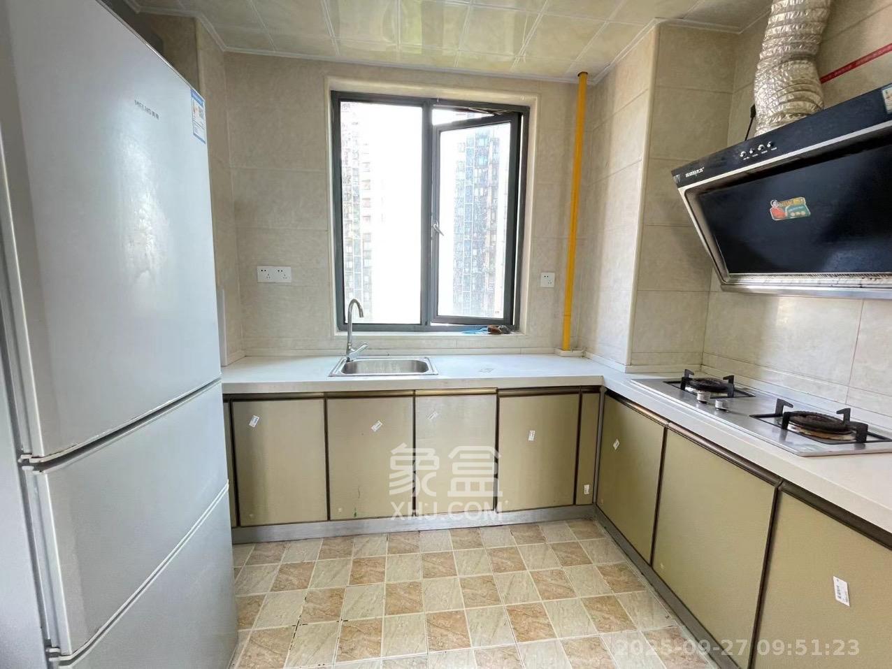 荣盛花语书苑 3室2厅1卫 2400.0元/月 荣盛花语书苑 3室2厅1卫 2400.0元/月室内图