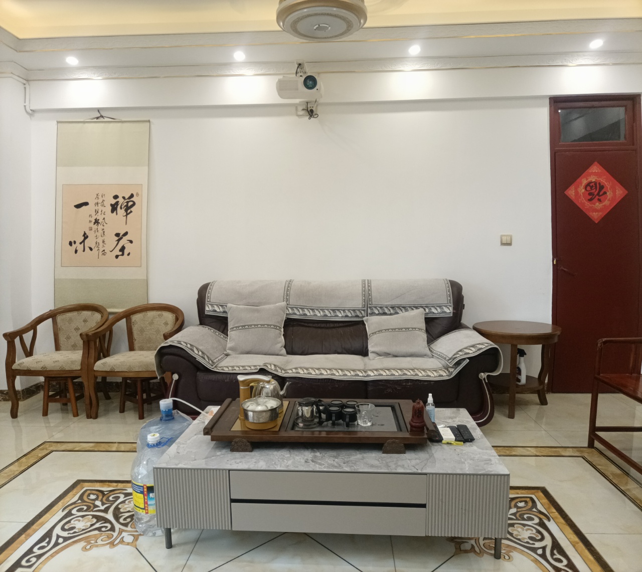 华洋公寓 3室2厅2卫 2600.0元/月 华洋公寓 3室2厅2卫 2600.0元/月室内图