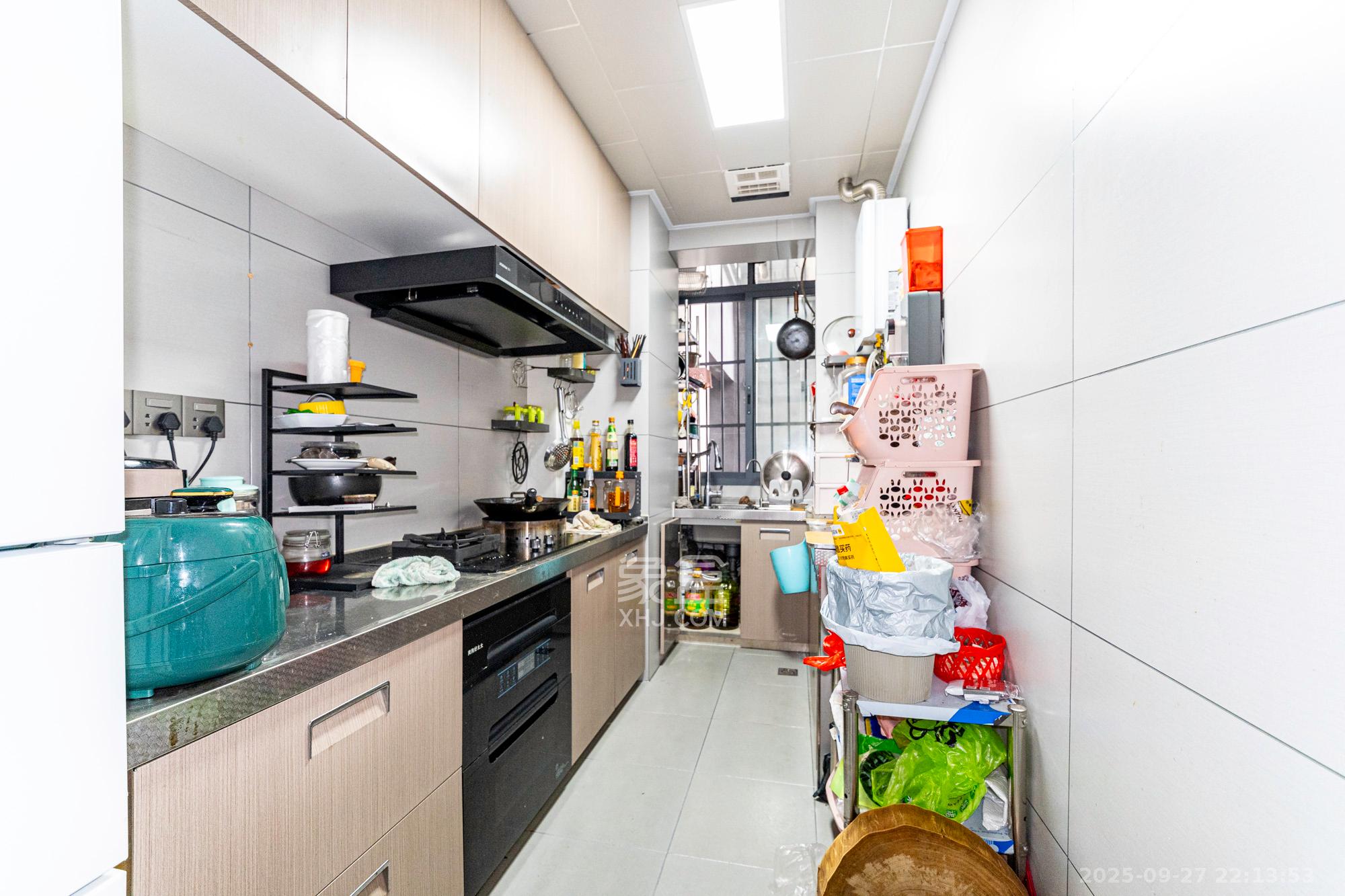 中建悦和城  3室2厅2卫    108.0万厨房