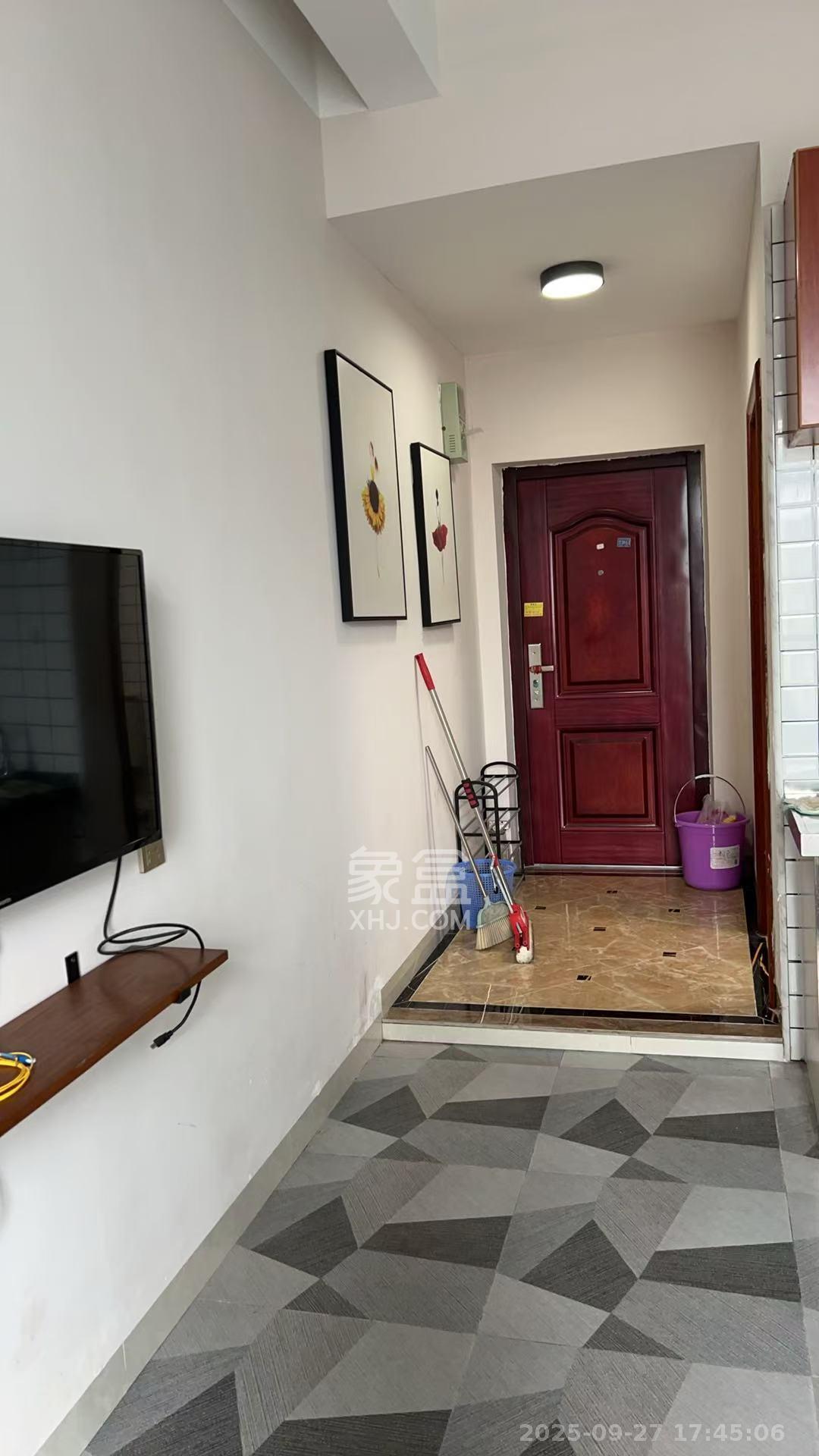 叠彩兰亭 1室1厅1卫 1500.0元/月 叠彩兰亭 1室1厅1卫 1500.0元/月室内图