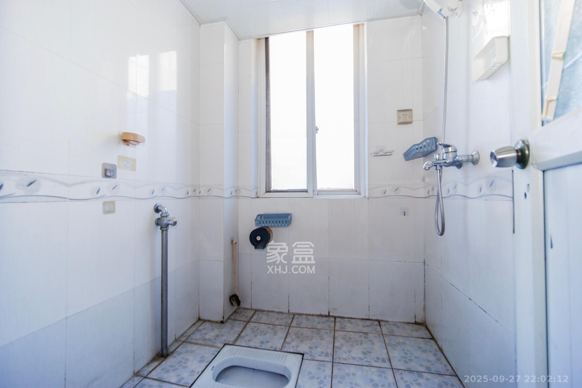 金信阳光在线  2室2厅1卫    42.8万卫生间