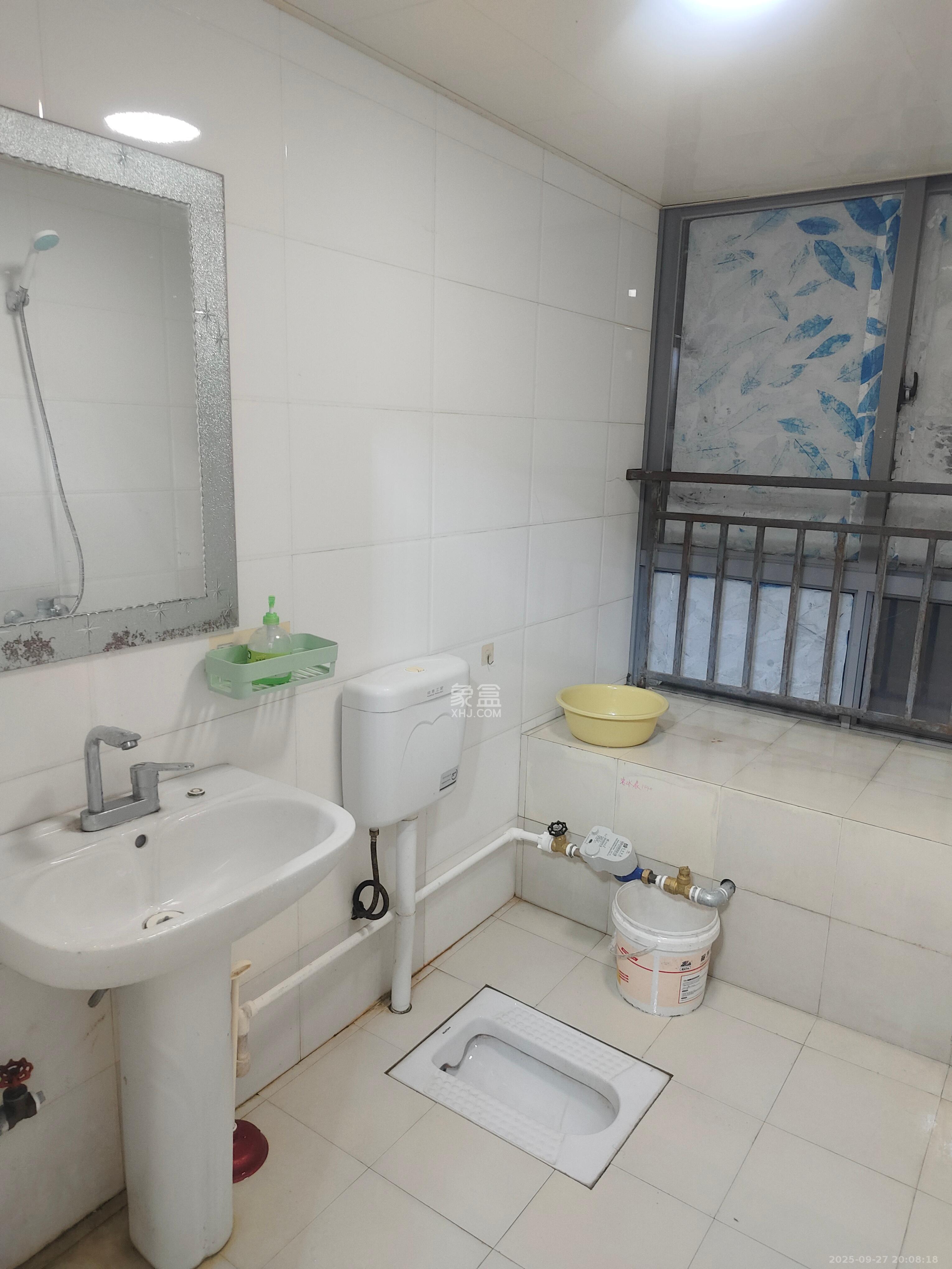 上海城小区  2室2厅1卫    1800.0元/月室内图