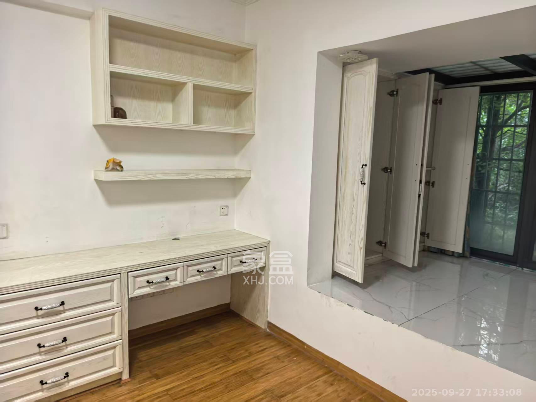 嘉宇盛世华章 4室2厅1卫 5000.0元/月 嘉宇盛世华章 4室2厅1卫 5000.0元/月室内图