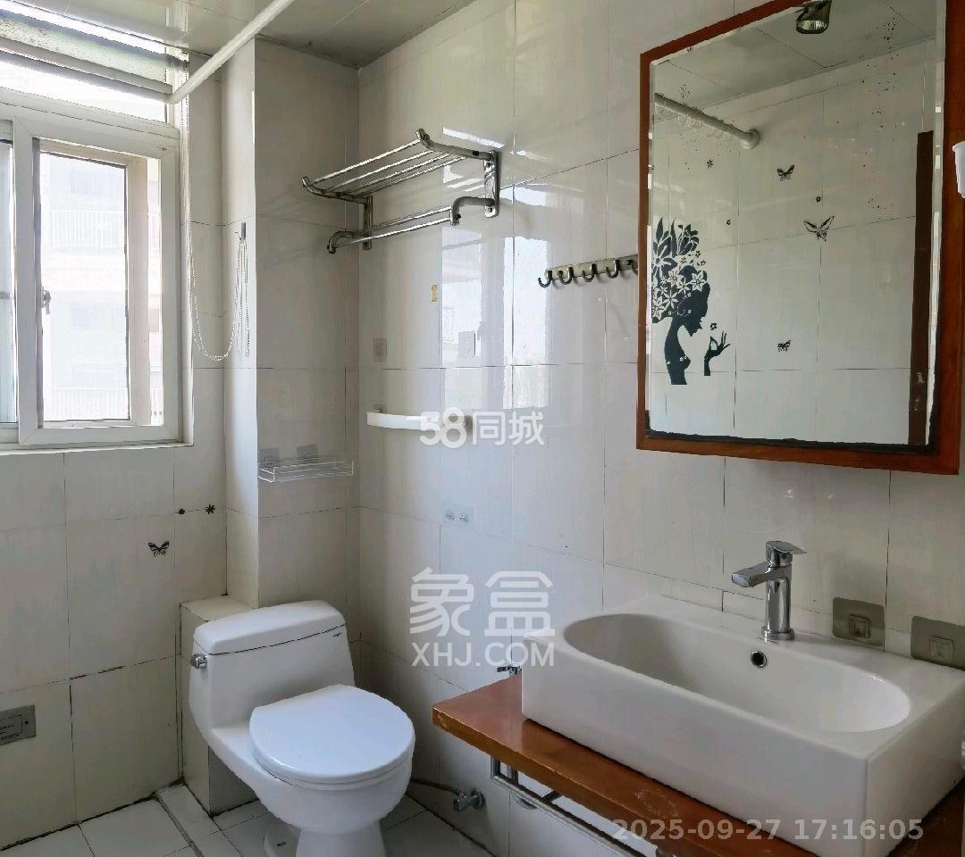 金碧文华  1室2厅1卫    2100.0元/月室内图