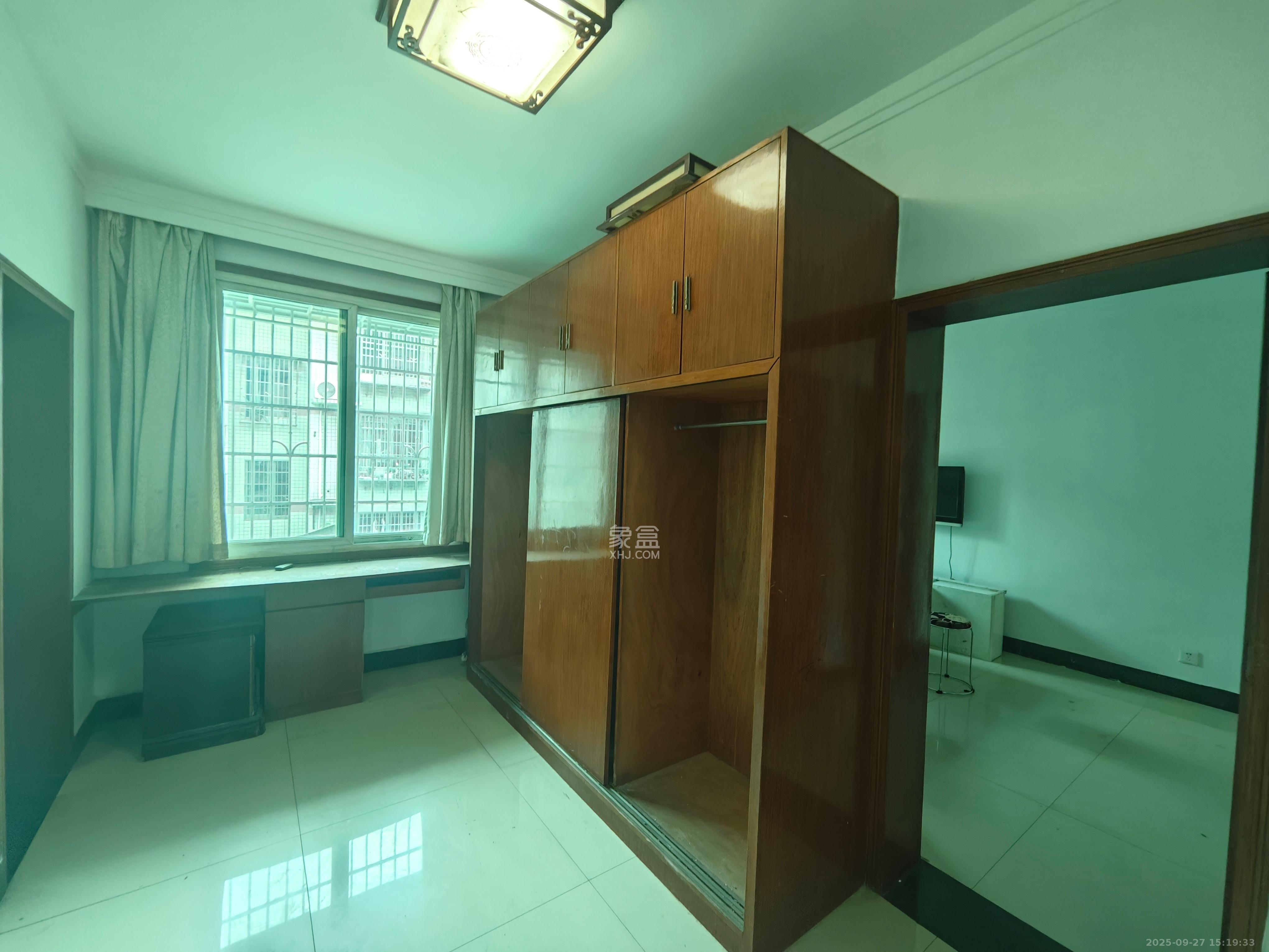 大桥三区  2室1厅1卫    1500.0元/月室内图