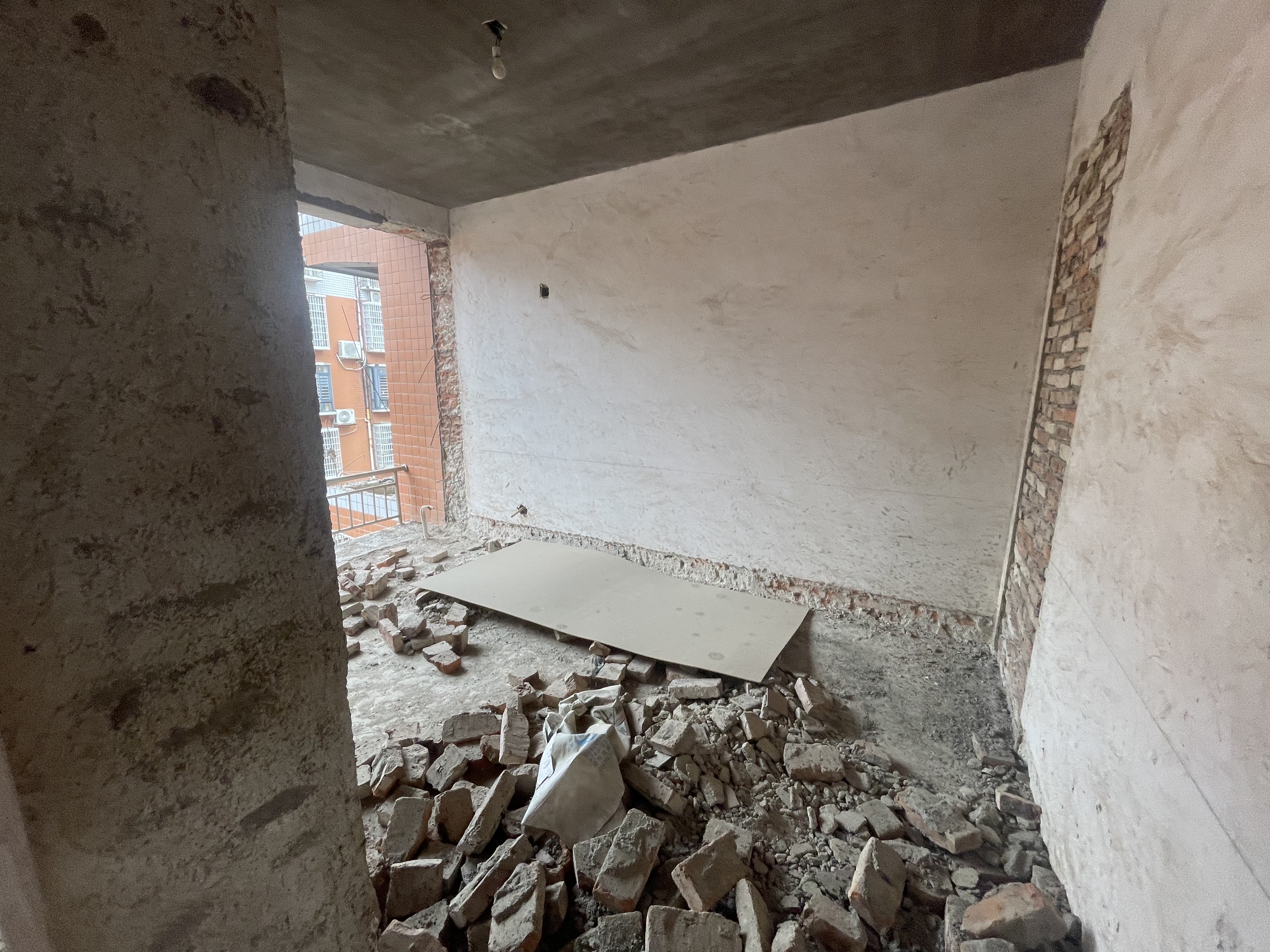 娄底市民政局 5室2厅2卫 74.8万 娄底市民政局 5室2厅2卫 74.8万客厅