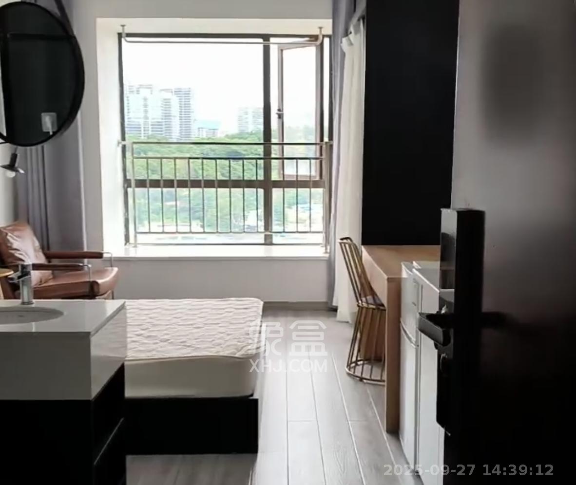 欧莱雅郡  1室1厅1卫    1300.0元/月室内图