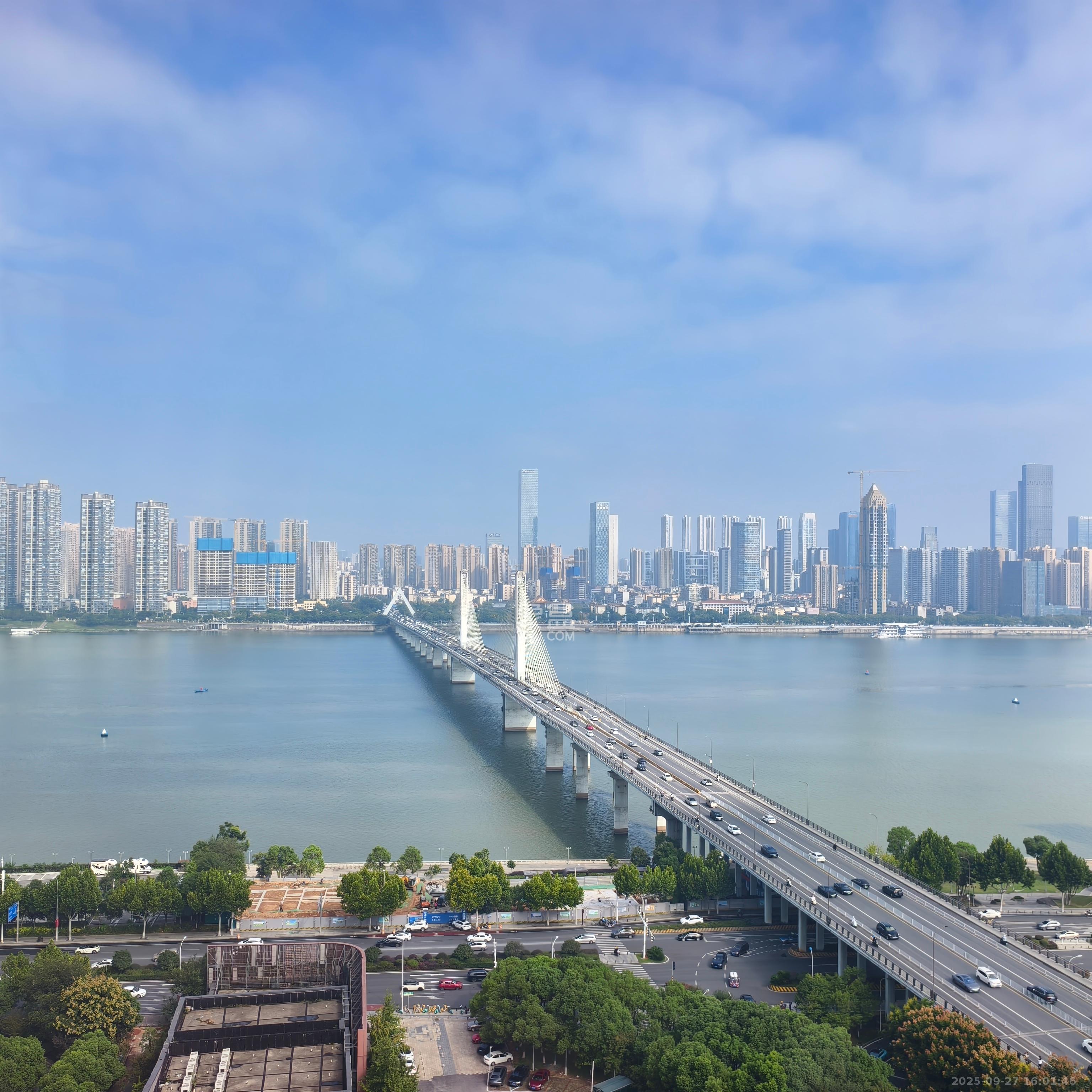 滨江金座 3室2厅2卫 3000.0元/月 滨江金座 3室2厅2卫 3000.0元/月室内图