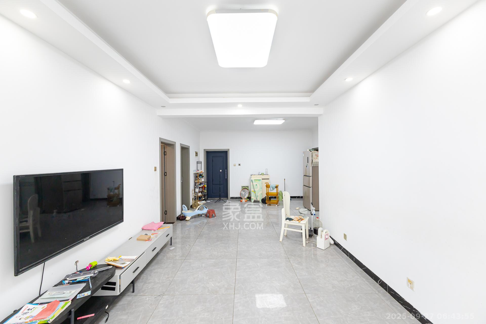 浩龙音乐界  3室2厅2卫    52.0万 浩龙音乐界  3室2厅2卫    52.0万客厅