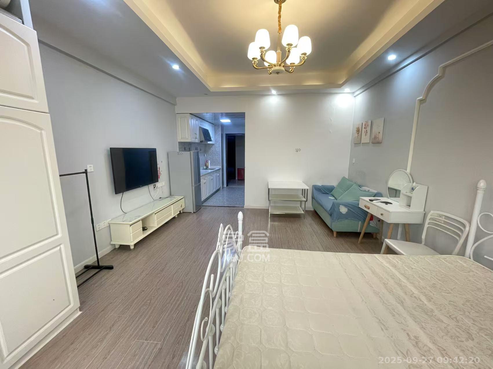 沁园春御院  1室1厅1卫    1800.0元/月室内图