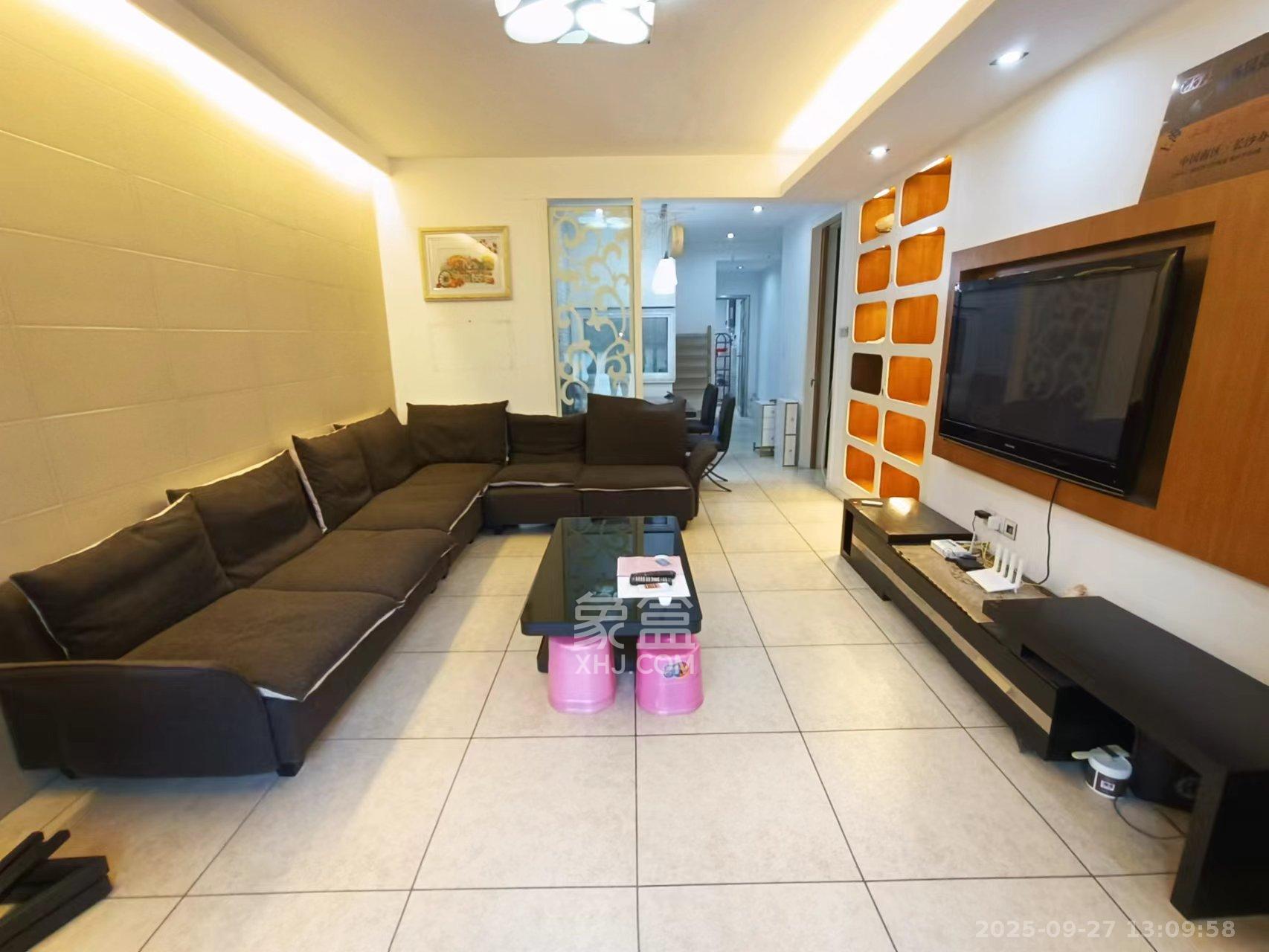 阳光100二期 2室2厅1卫 2600.0元/月 阳光100二期 2室2厅1卫 2600.0元/月室内图