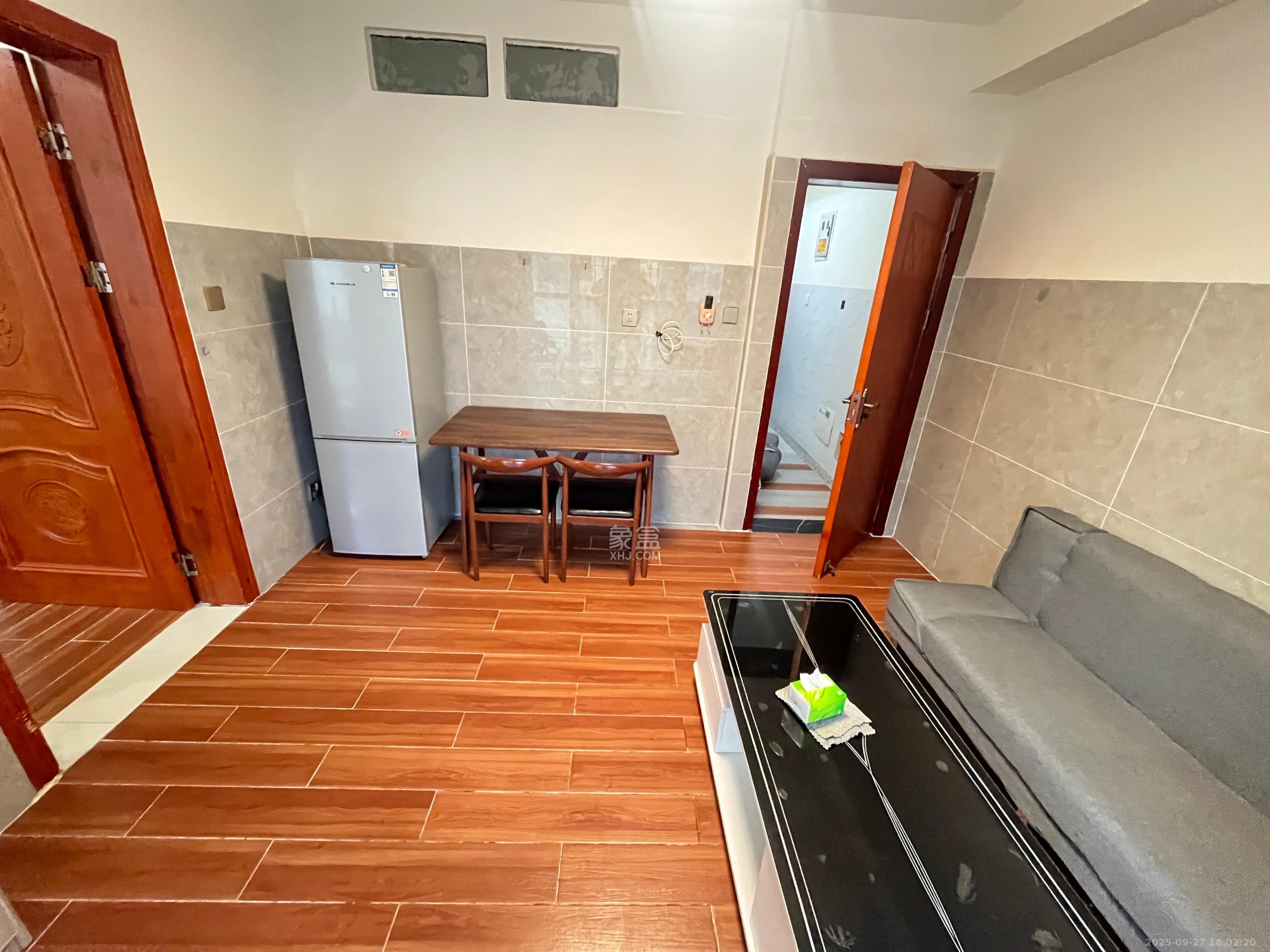 星城新宇川河苑 1室1厅1卫 1300.0元/月 星城新宇川河苑 1室1厅1卫 1300.0元/月室内图