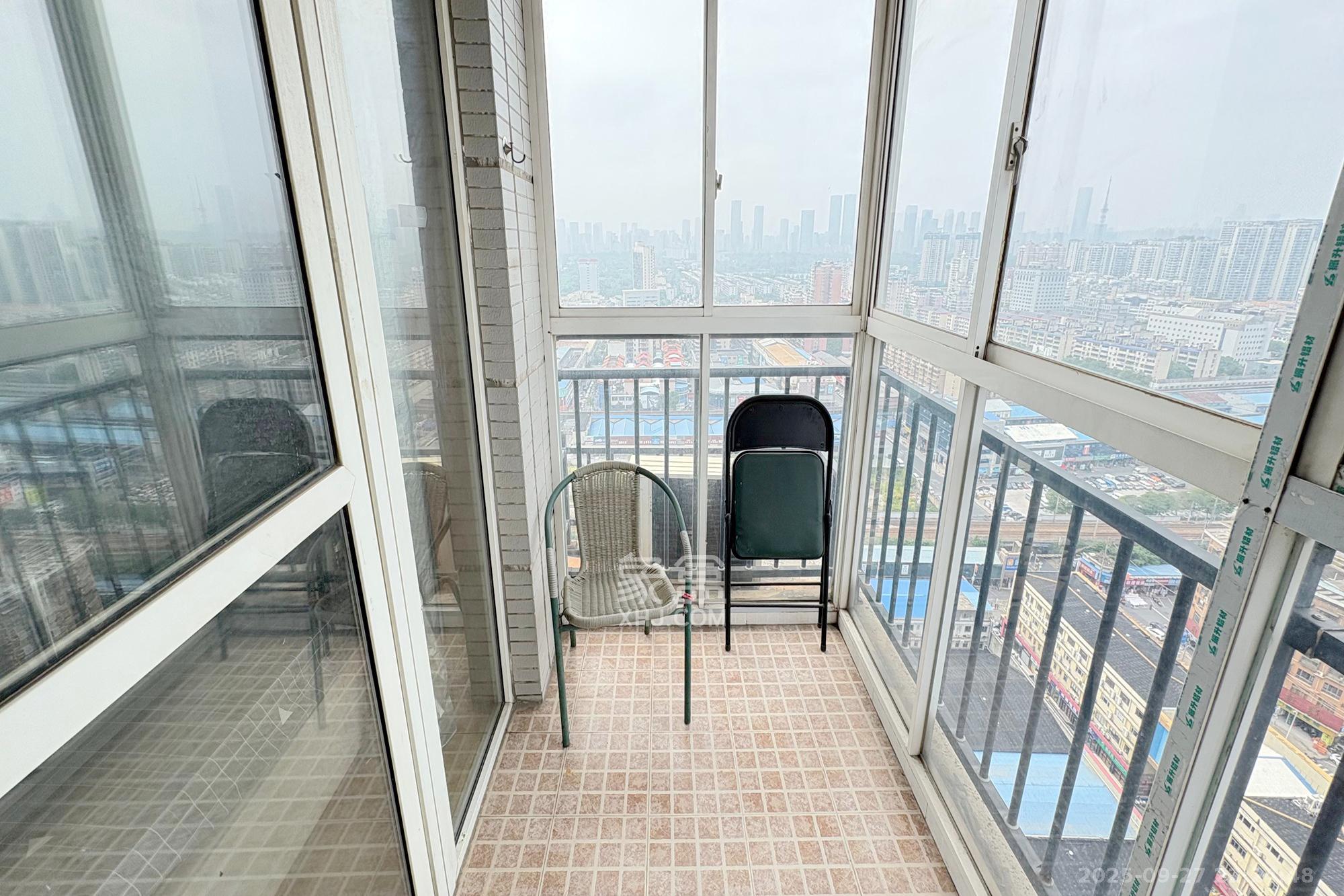 星典时代  2室1厅1卫    52.8万阳台