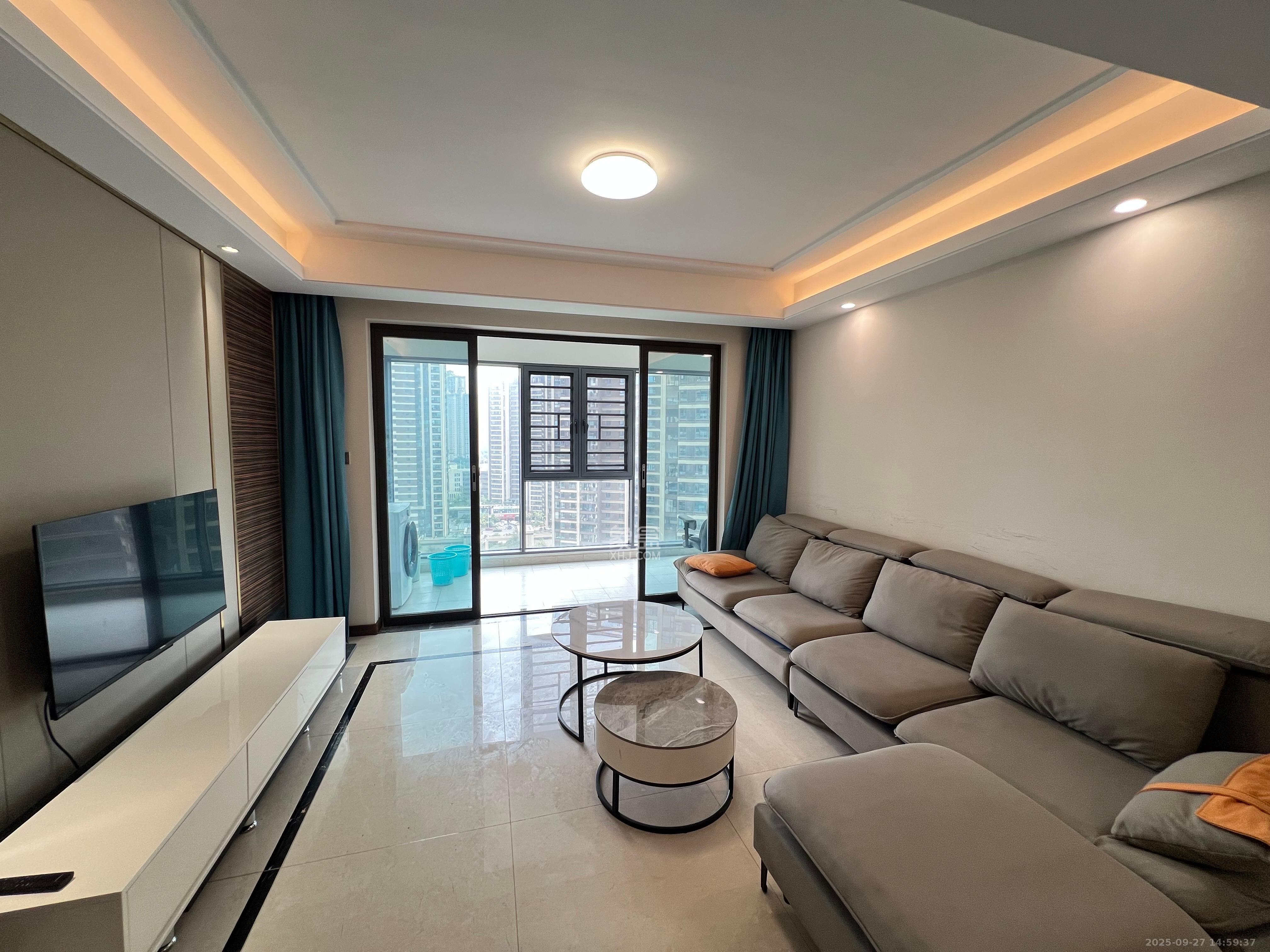 中欣楚天御府E区  3室2厅2卫    3800.0元/月室内图