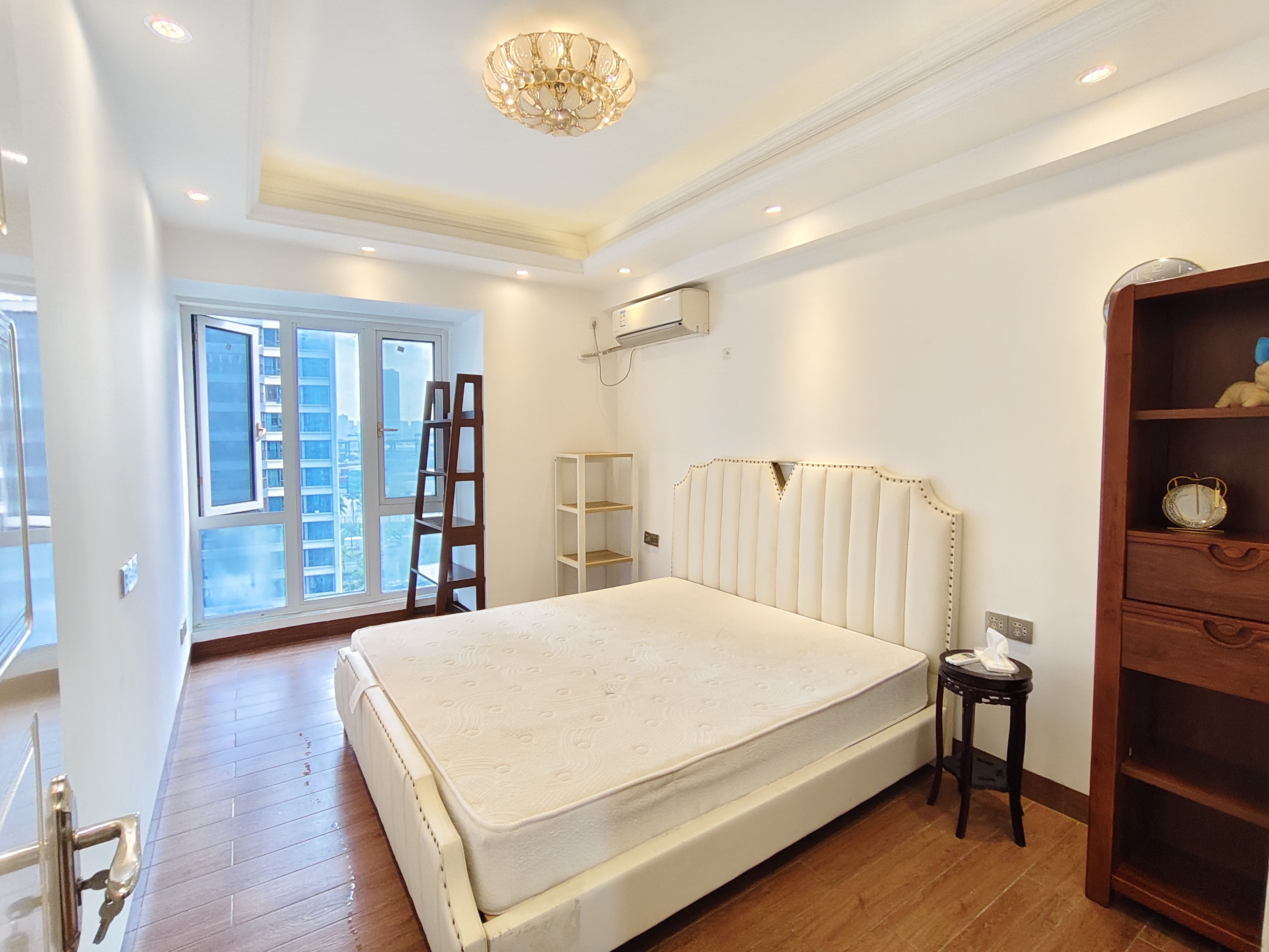 保利中央海岸一二期  4室2厅2卫    310.0万室内图