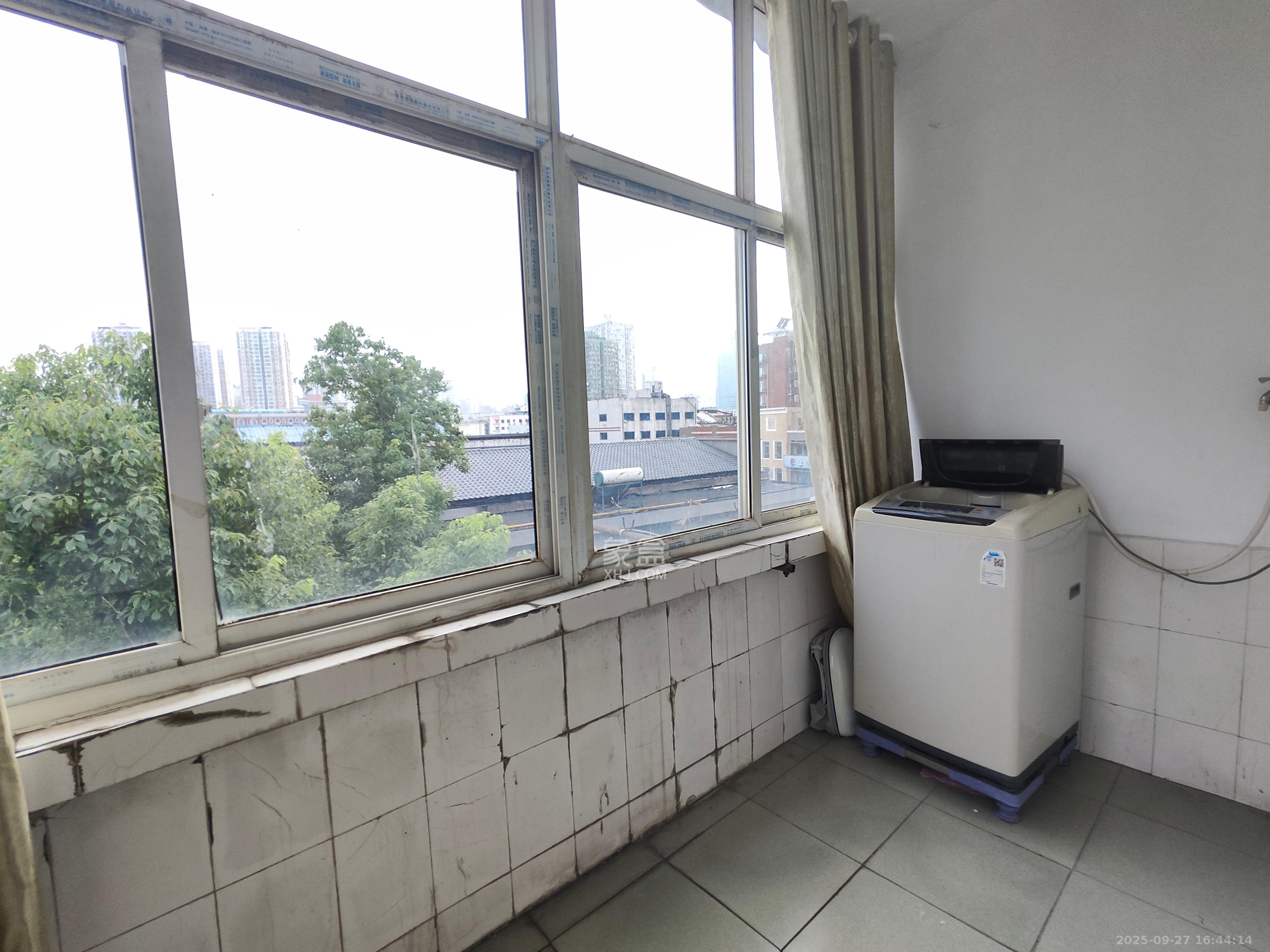 左家塘二建  3室1厅1卫    1400.0元/月室内图