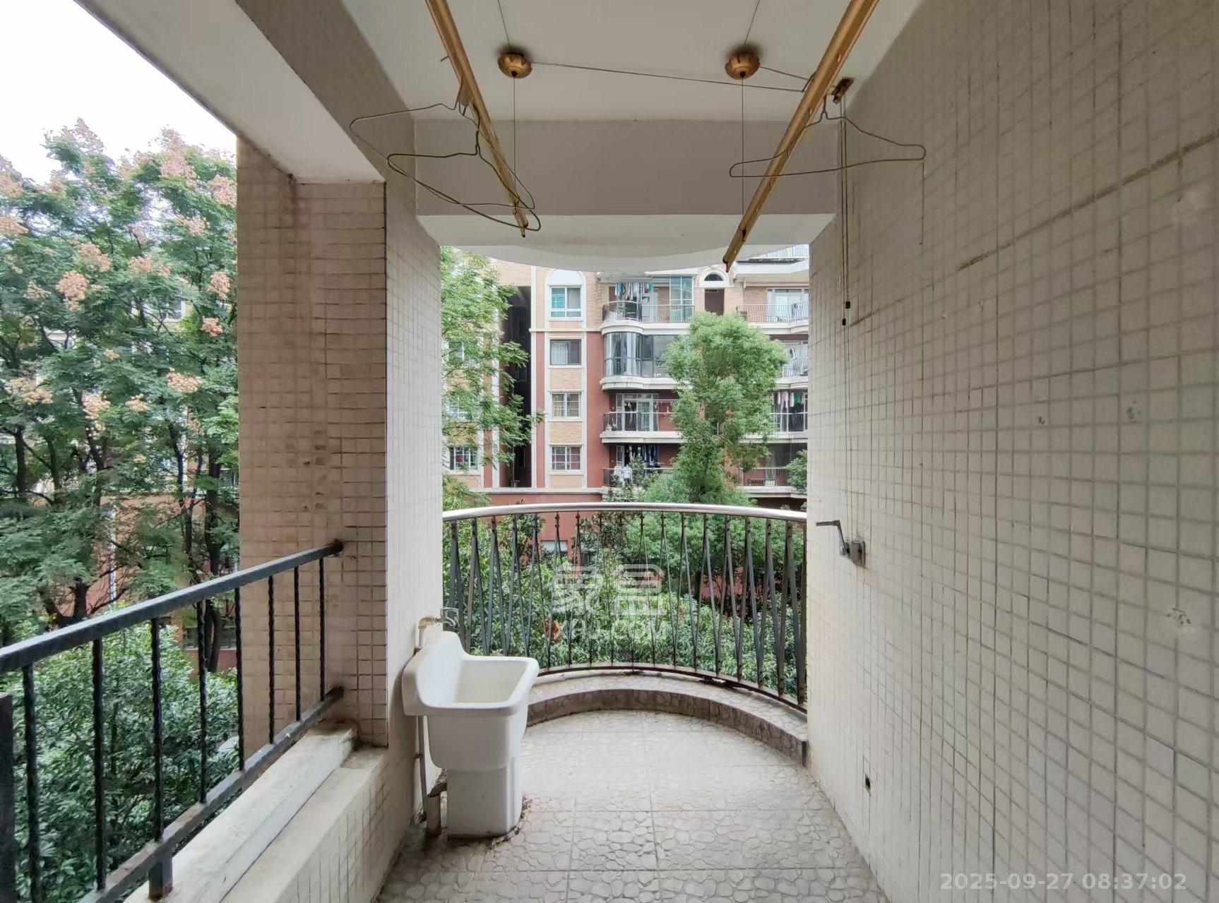 鸿铭中心 3室2厅2卫 3800.0元/月 鸿铭中心 3室2厅2卫 3800.0元/月室内图