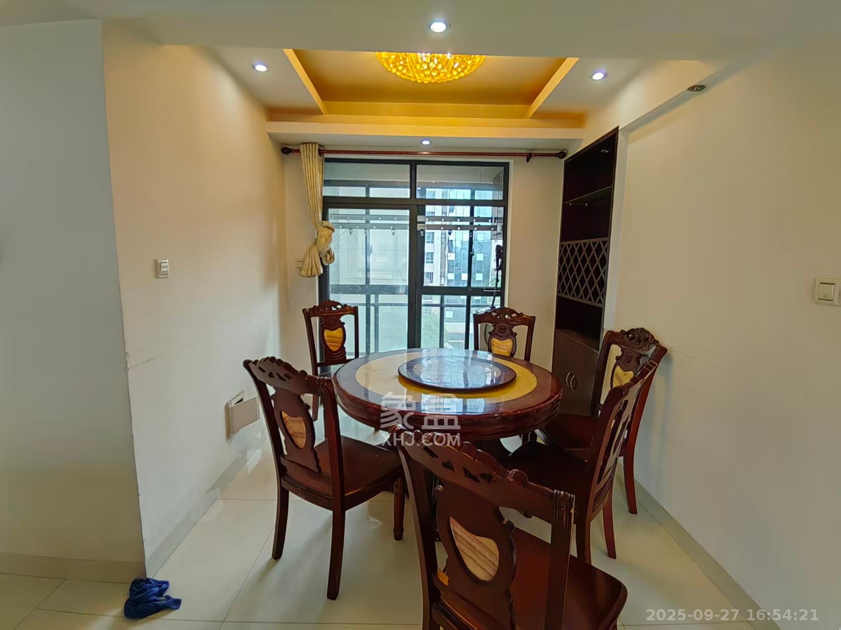 中信城市广场（中信新城一期）  2室2厅1卫    1800.0元/月室内图