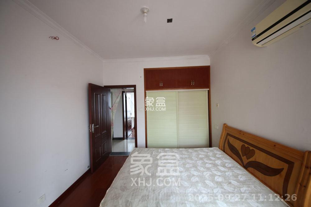 泊爱蓝湾 3室2厅1卫 2600.0元/月 泊爱蓝湾 3室2厅1卫 2600.0元/月室内图