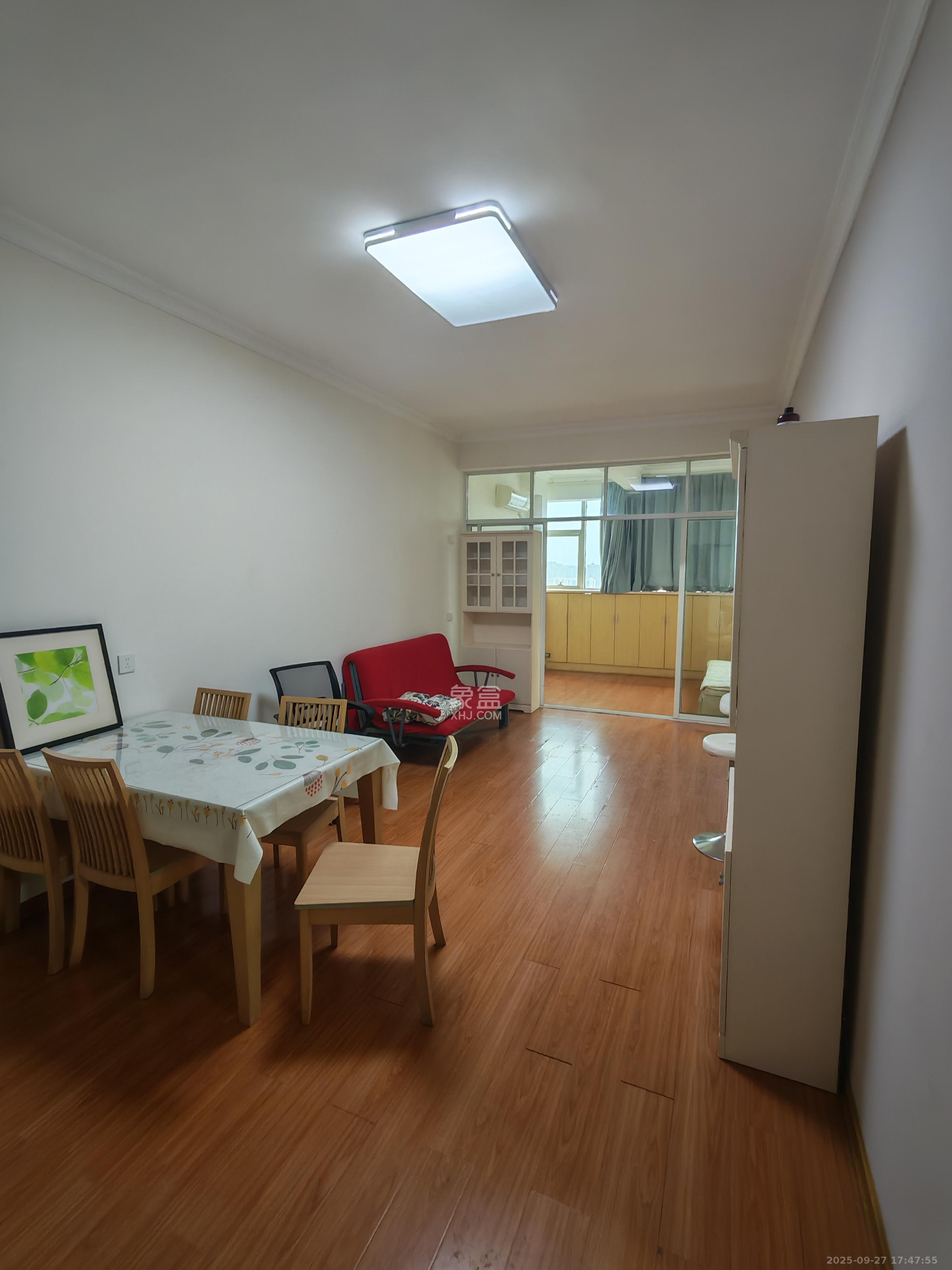 红星国际星城  2室1厅1卫    2000.0元/月 红星国际星城  2室1厅1卫    2000.0元/月