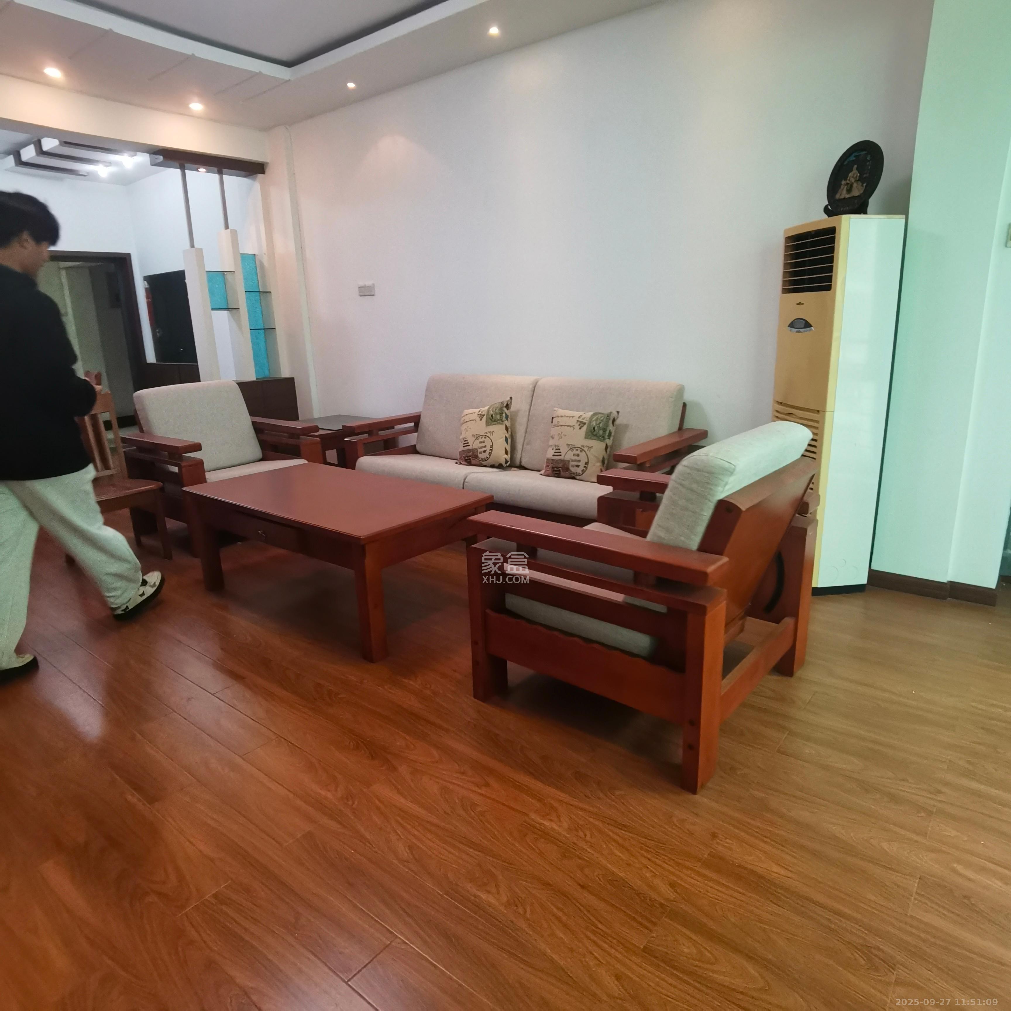 滨湖嘉园（湖滨小区）  2室2厅1卫    2800.0元/月室内图